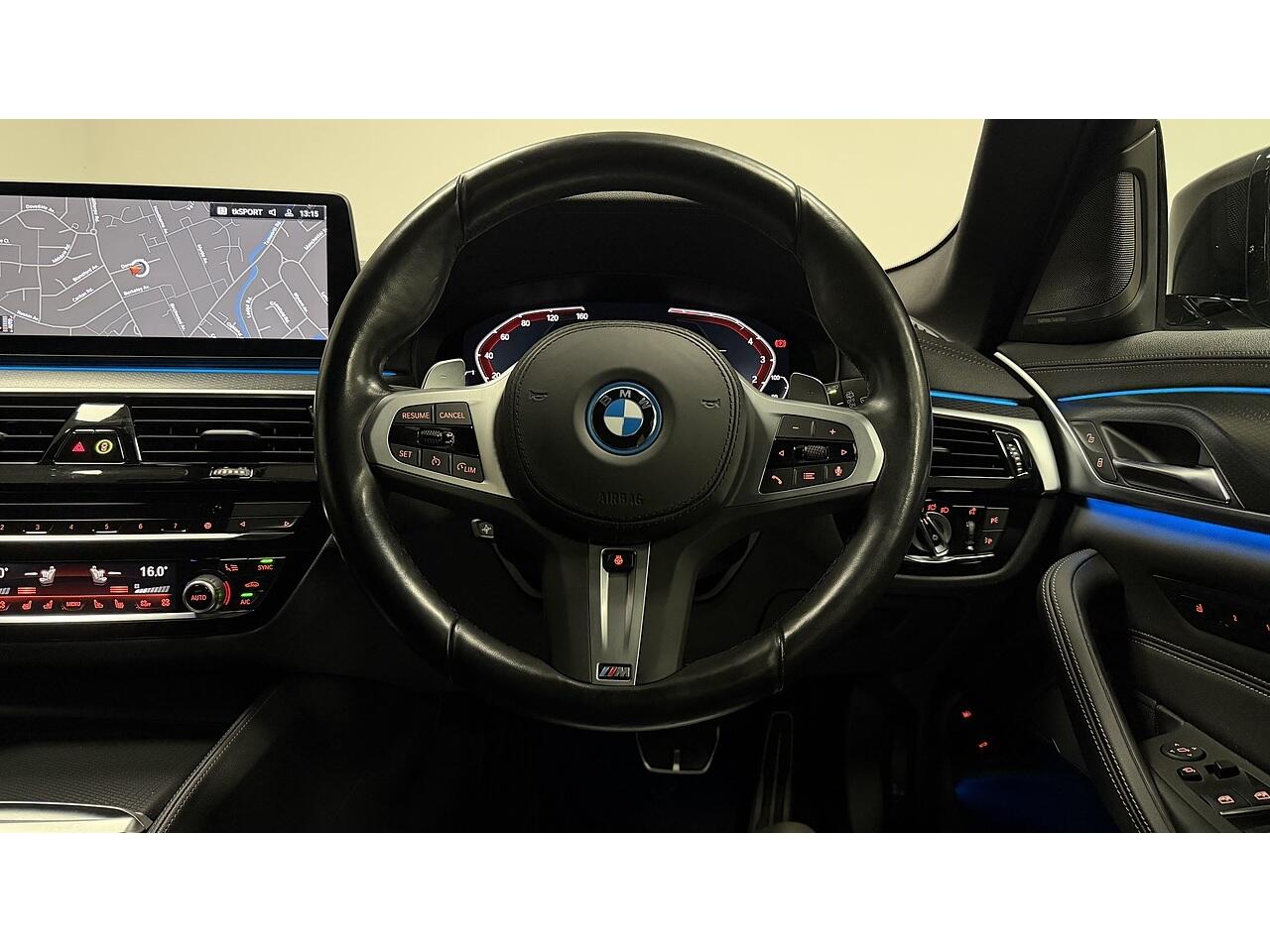 BMW 5 Series view 23