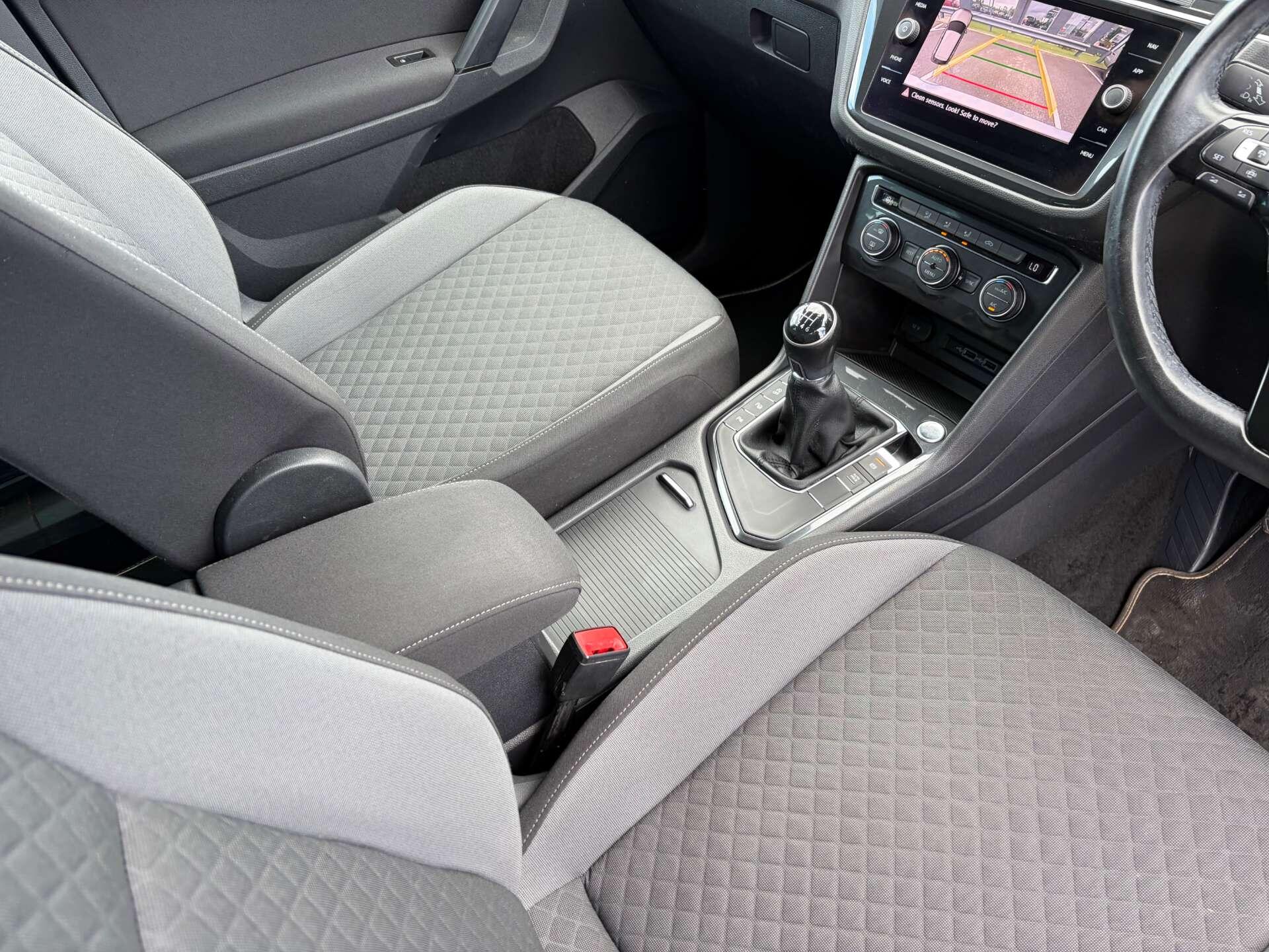 Volkswagen Tiguan view 44