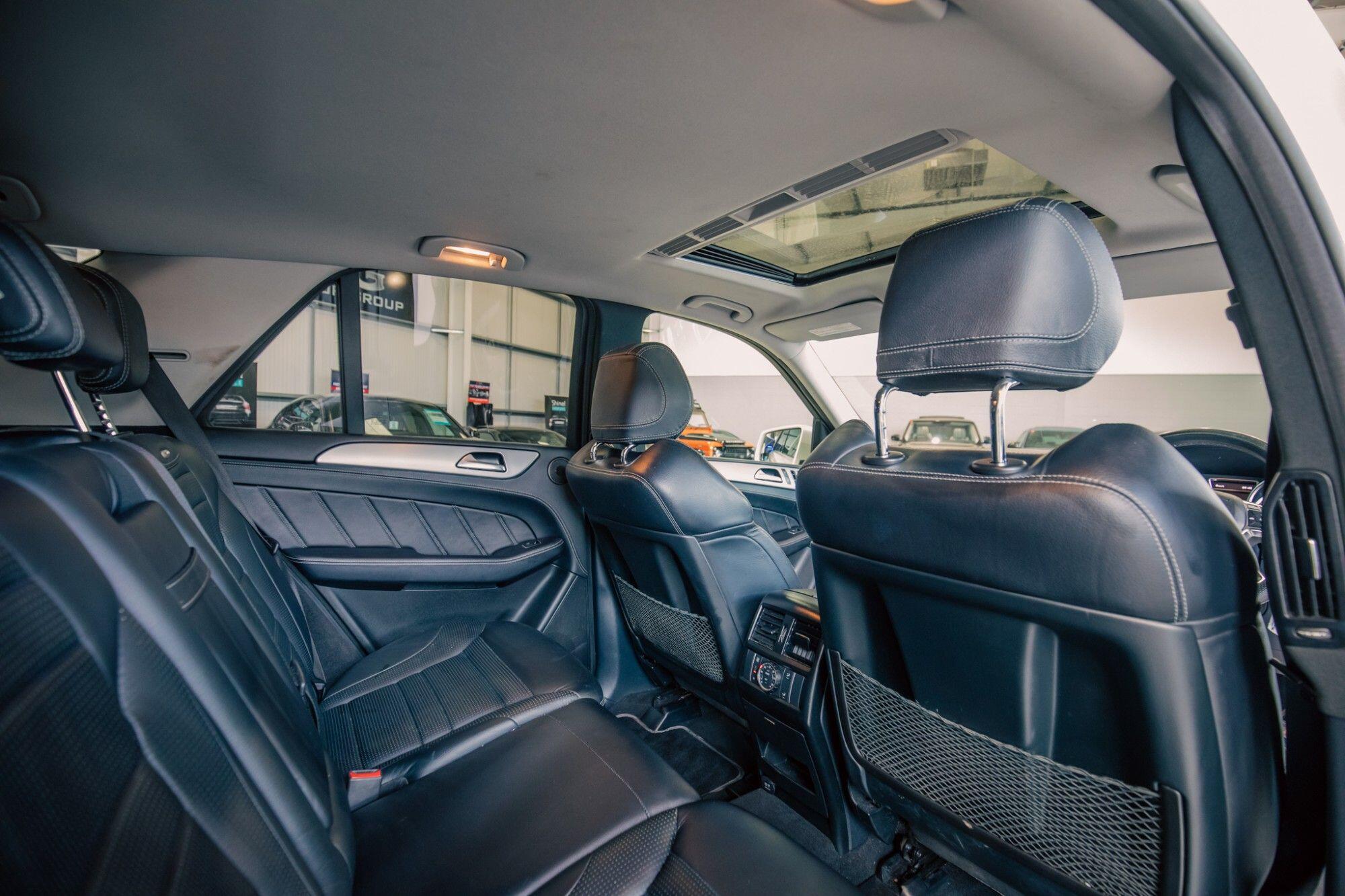 Mercedes-Benz M-Class view 9