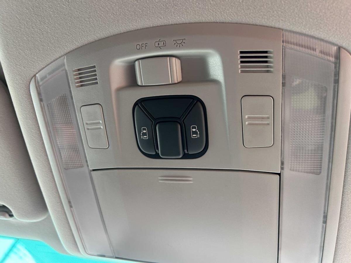 Toyota Vellfire view 21
