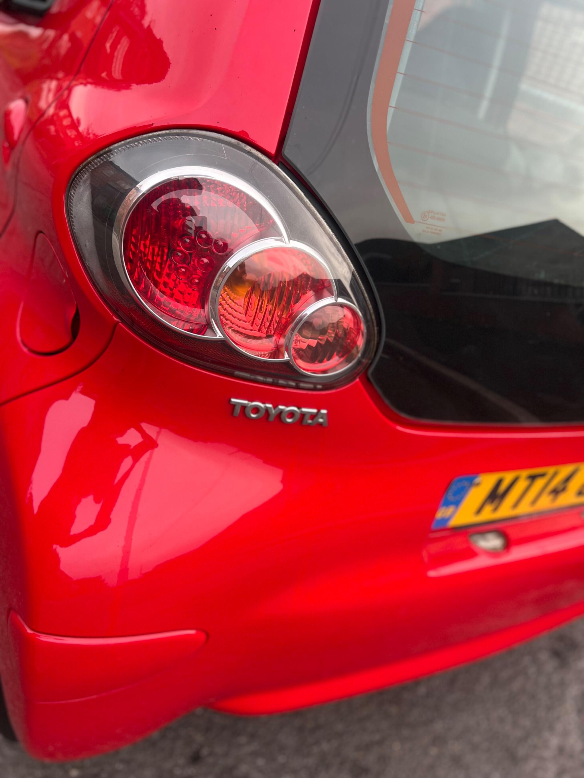 2014 Toyota AYGO image 33