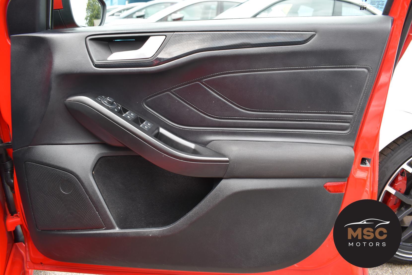 Ford Focus view 30
