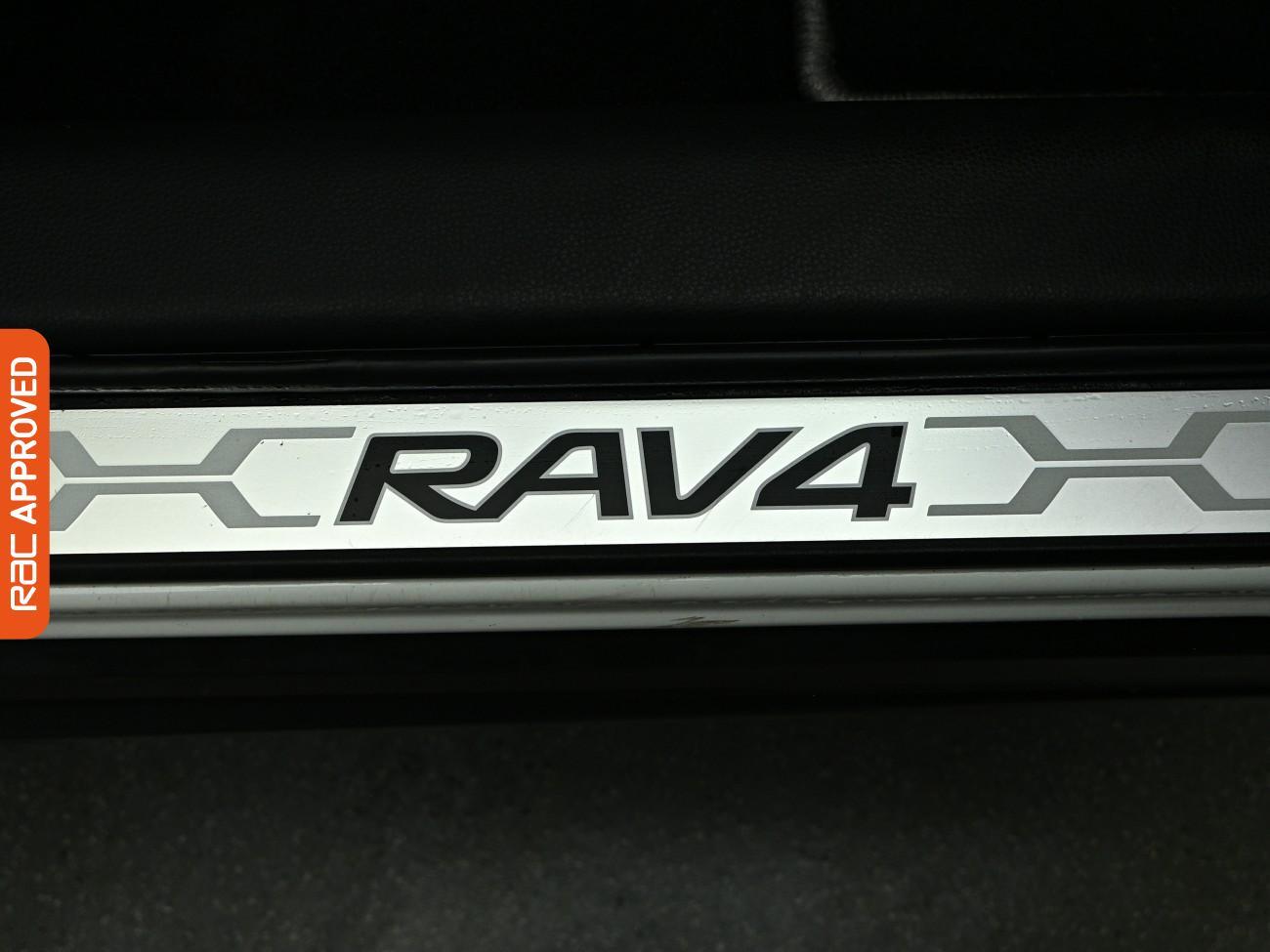 Toyota RAV4 view 21
