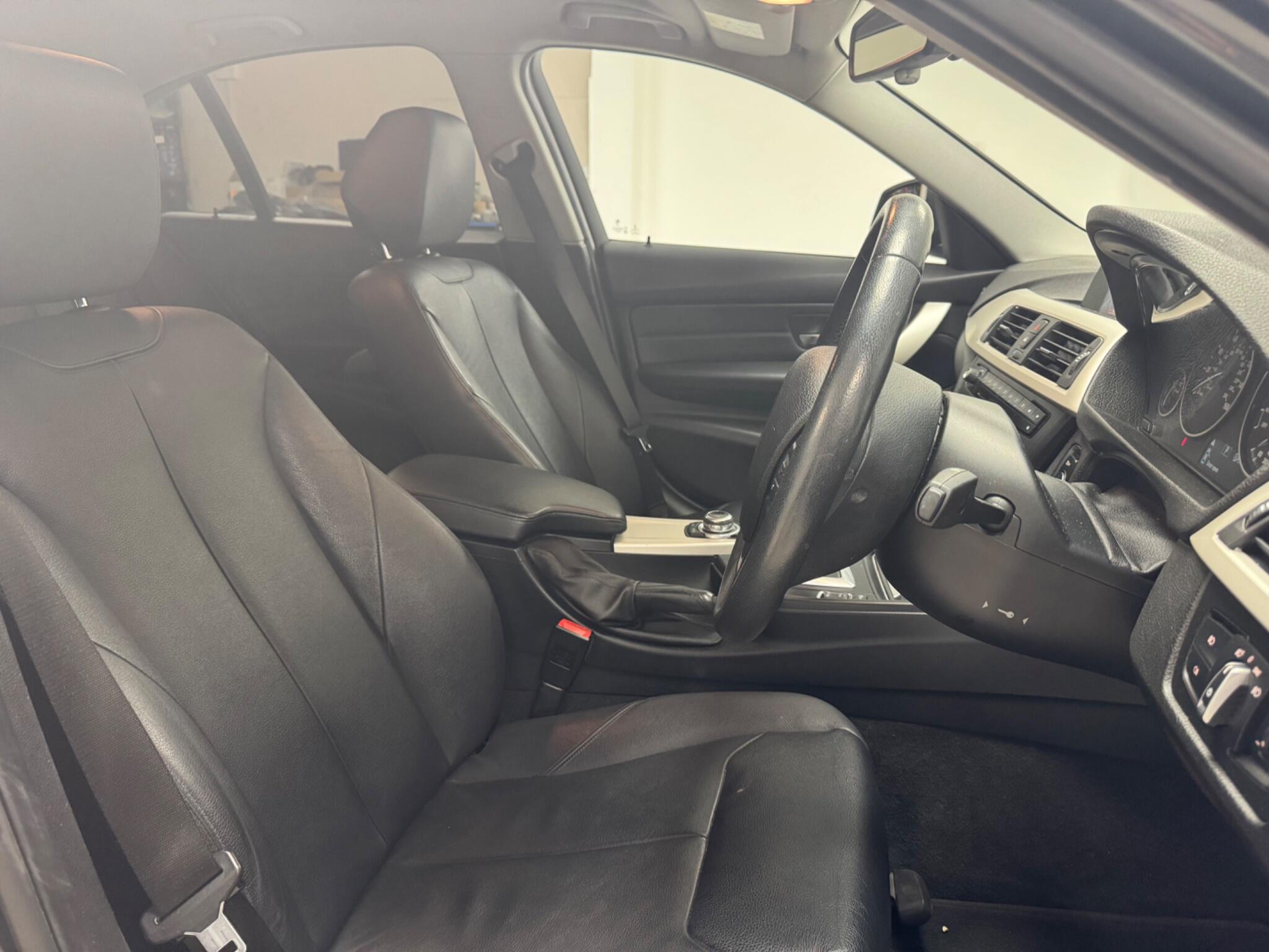 BMW 3 Series view 12