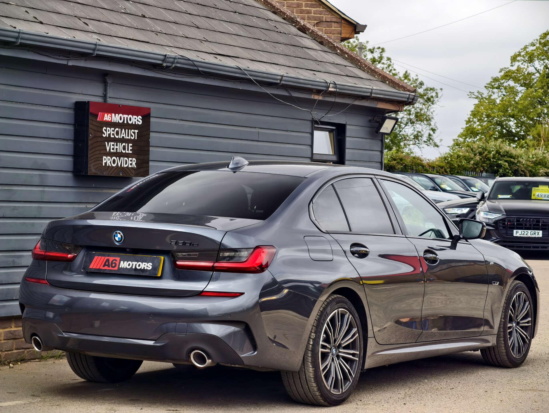 BMW 3 Series view 10