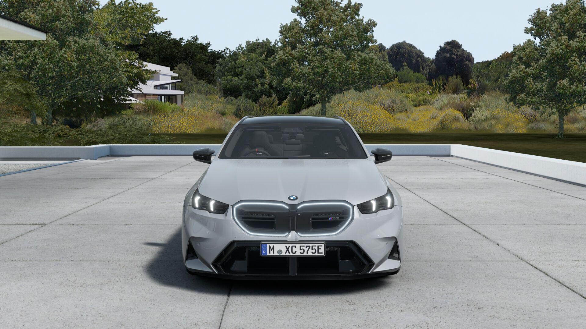 BMW M5 view 2