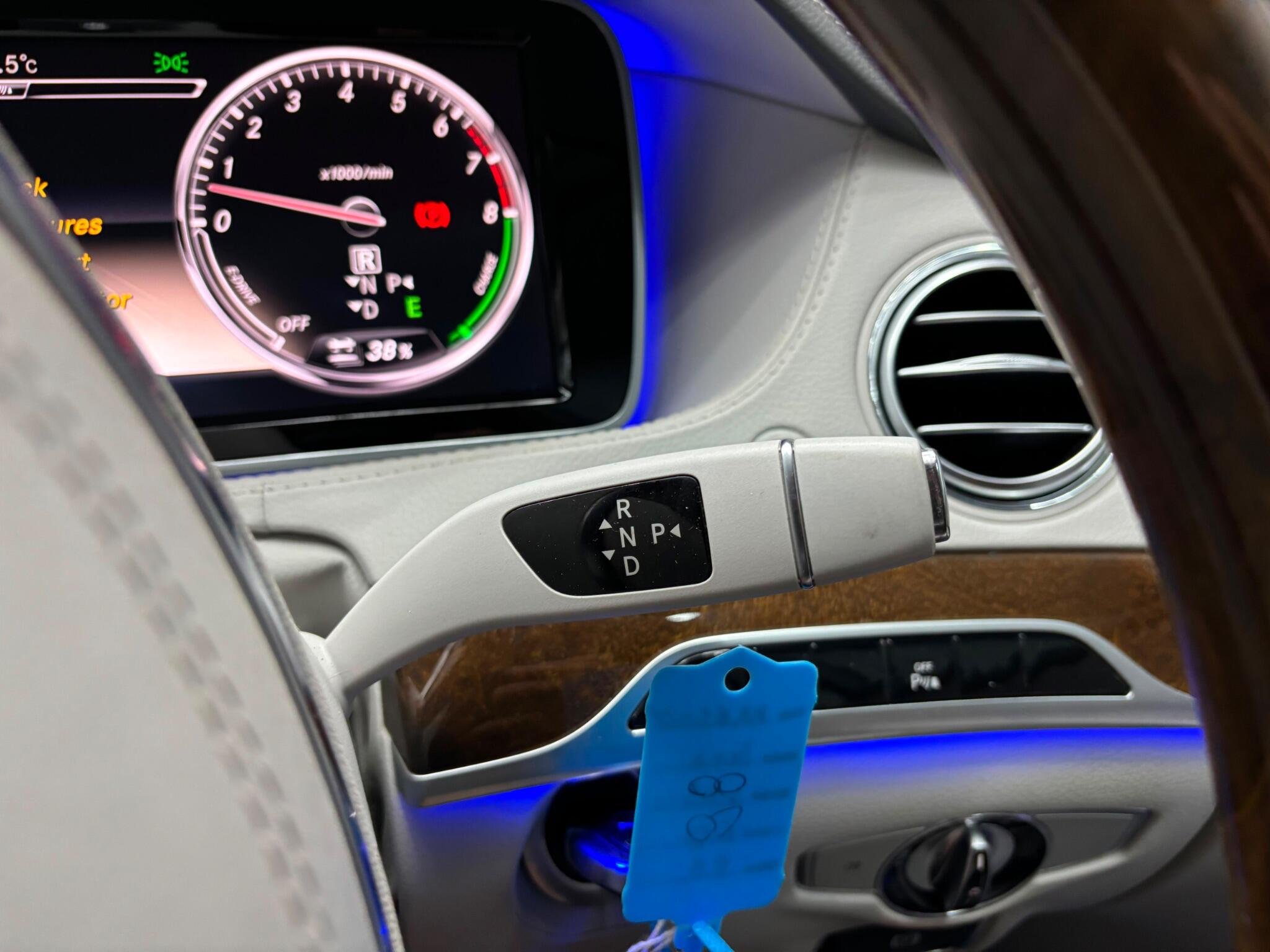Mercedes-Benz S Class view 26