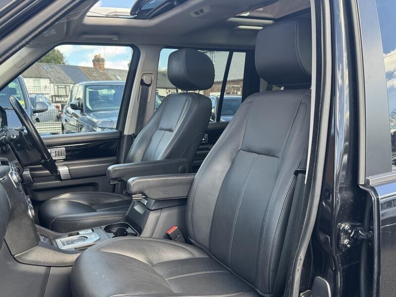 Land Rover Discovery view 28
