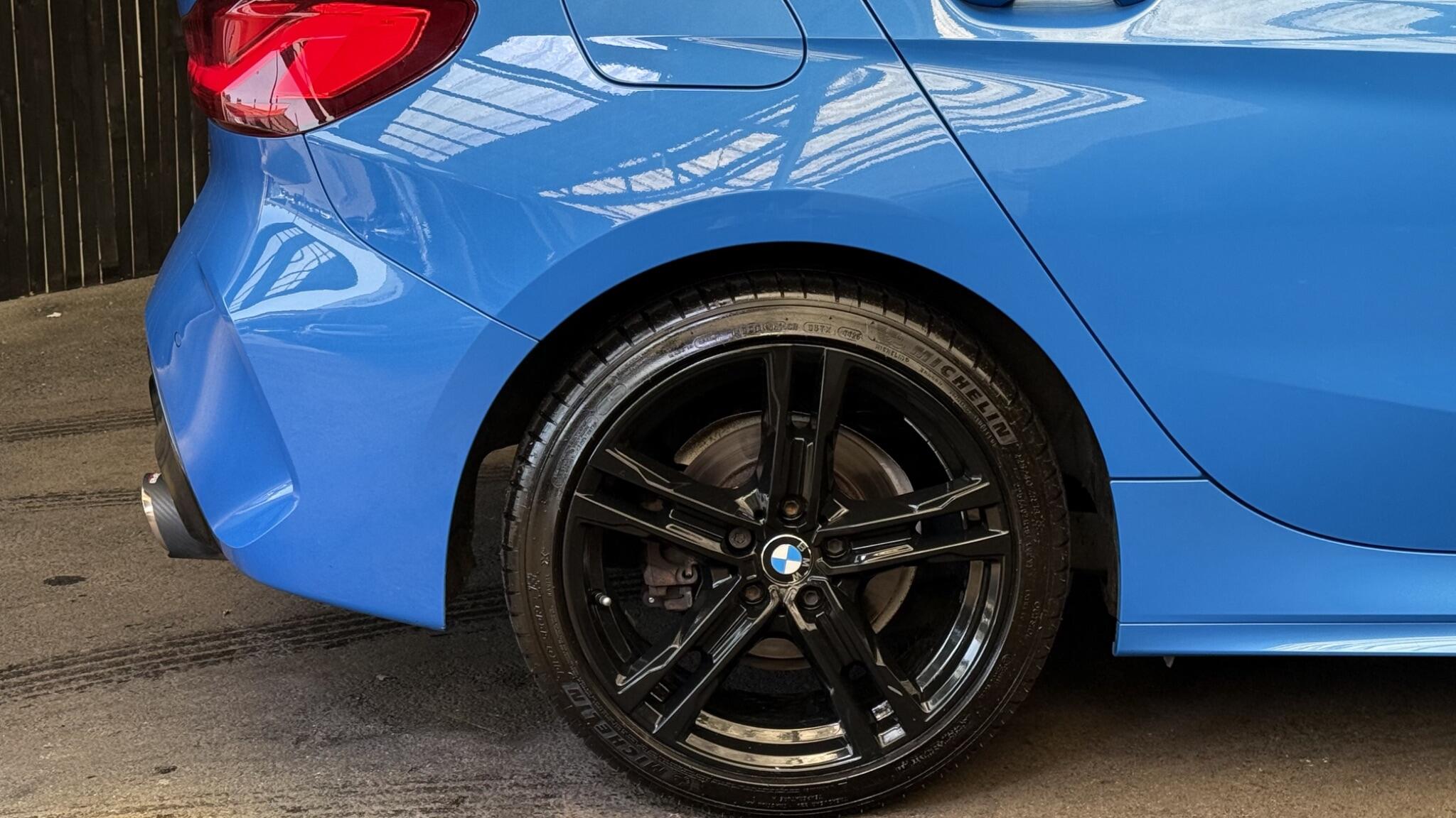 BMW 1 Series view 13