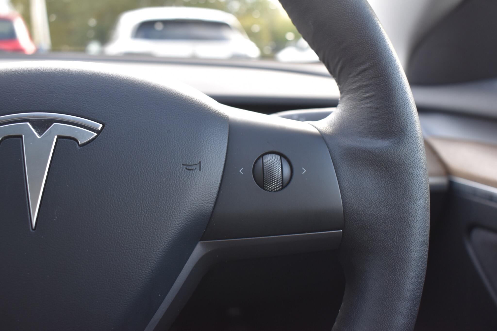 Model 3 - Standard Range Plus Auto RWD 4dr - Image 21