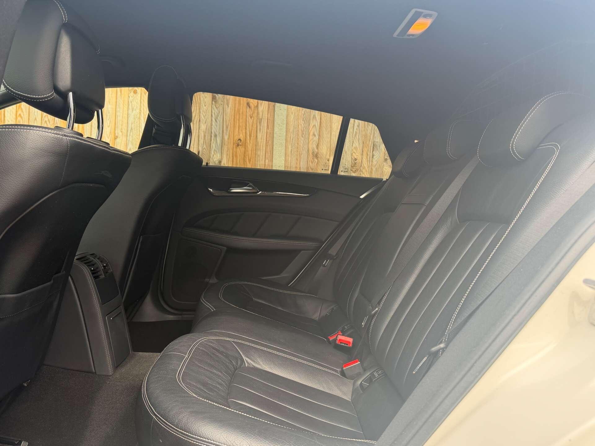 Mercedes-Benz CLS view 18
