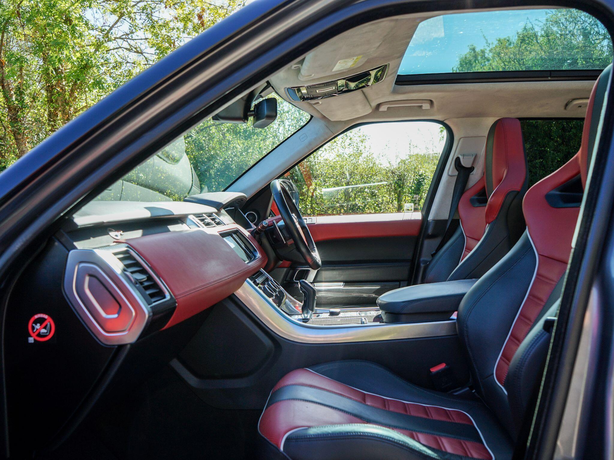 Land Rover Range Rover Sport view 3