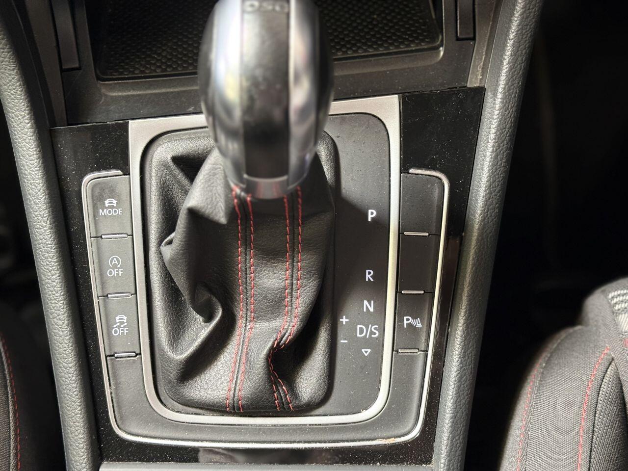 Volkswagen Golf view 50