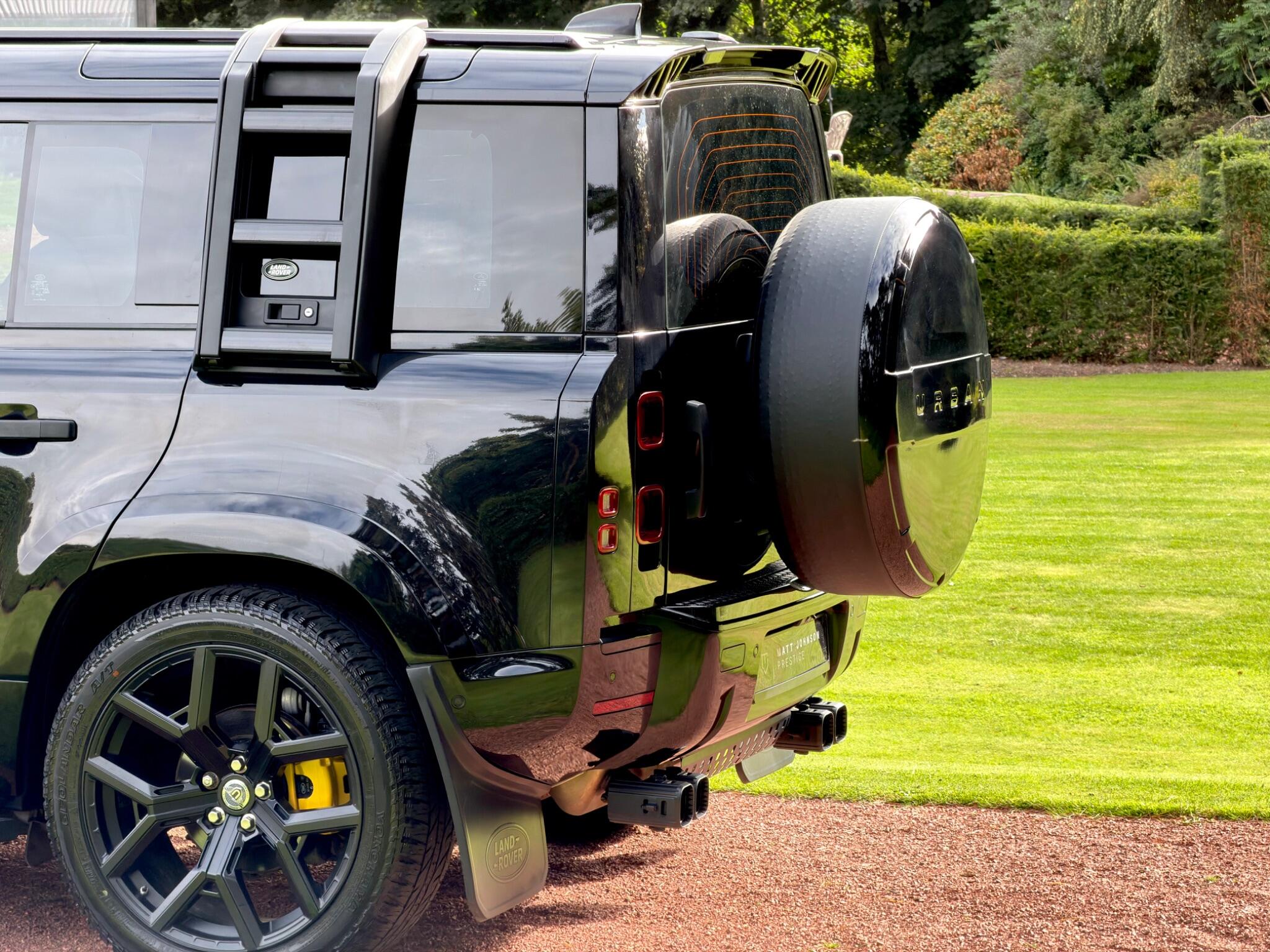 Land Rover Defender 110 view 41