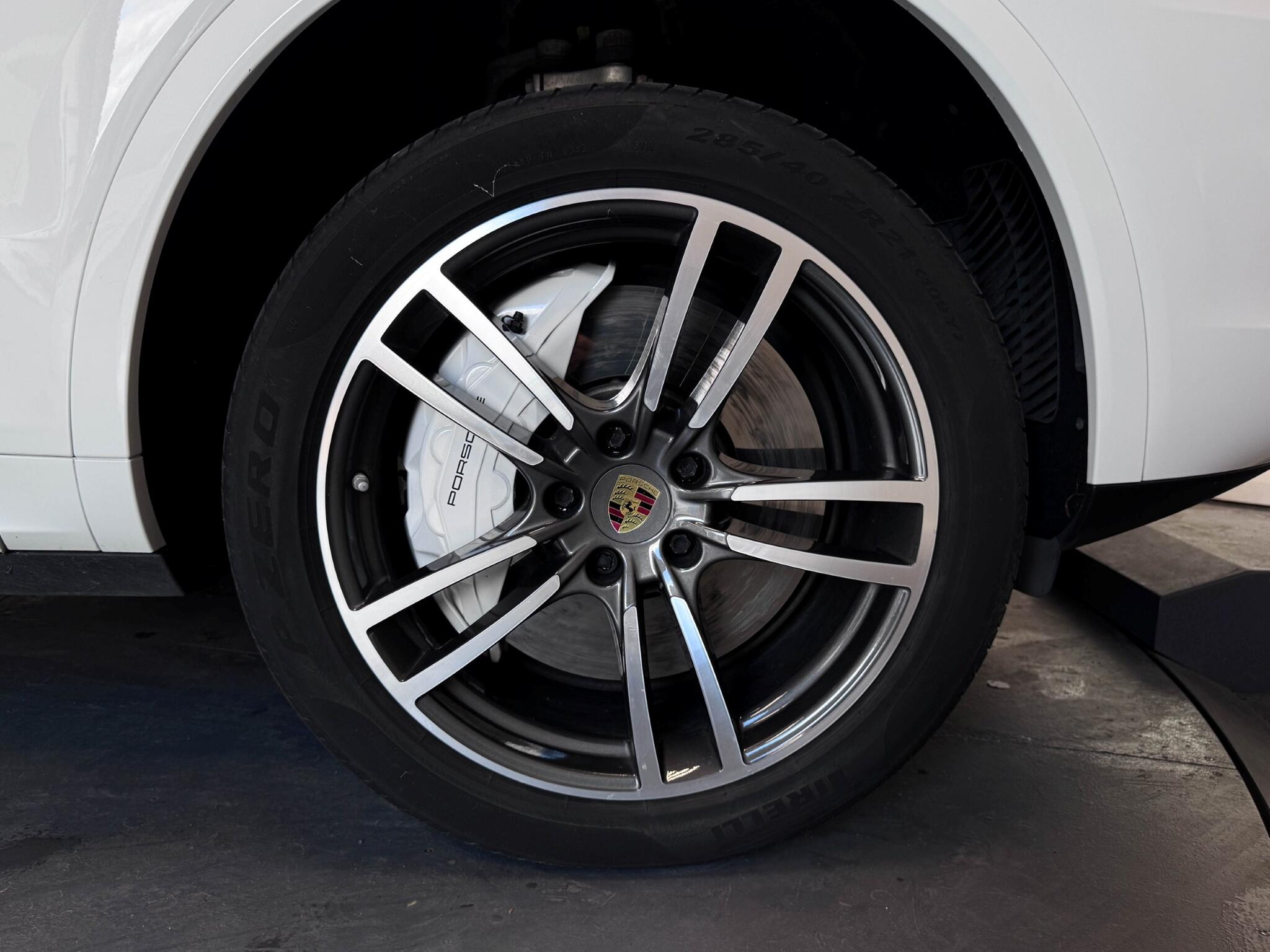 Porsche Cayenne view 79