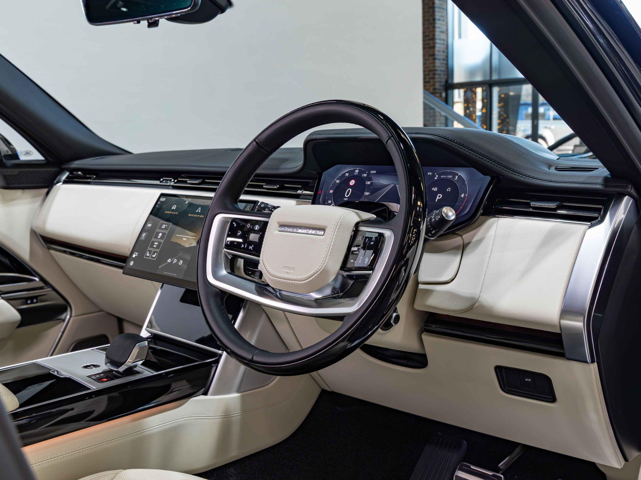 Land Rover Range Rover view 25