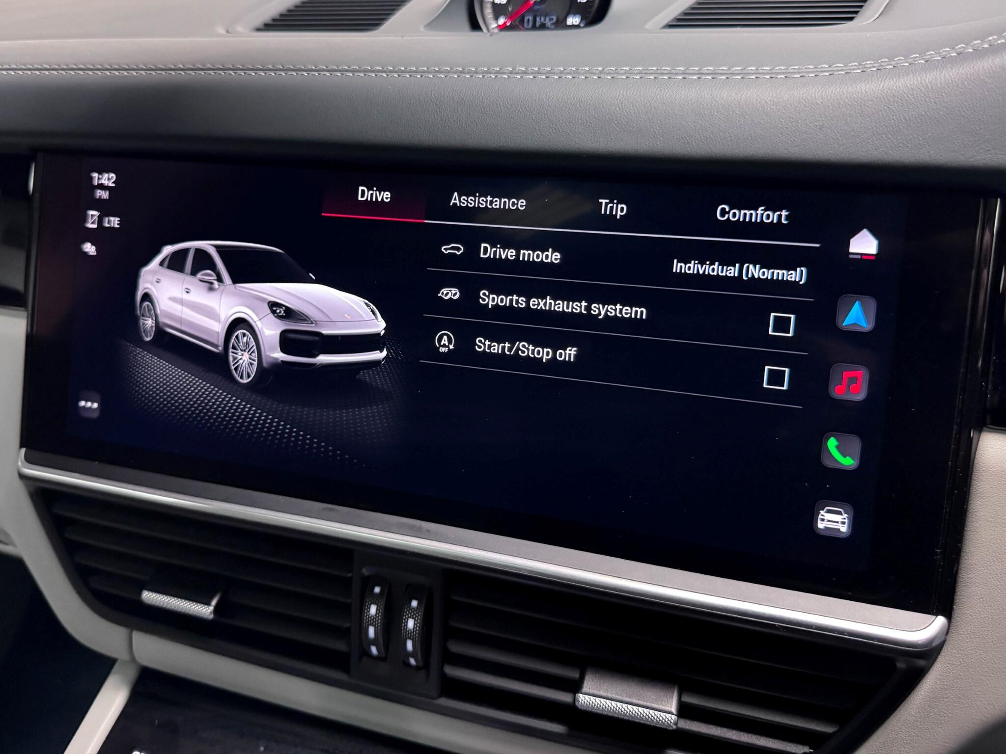 Porsche Cayenne view 53