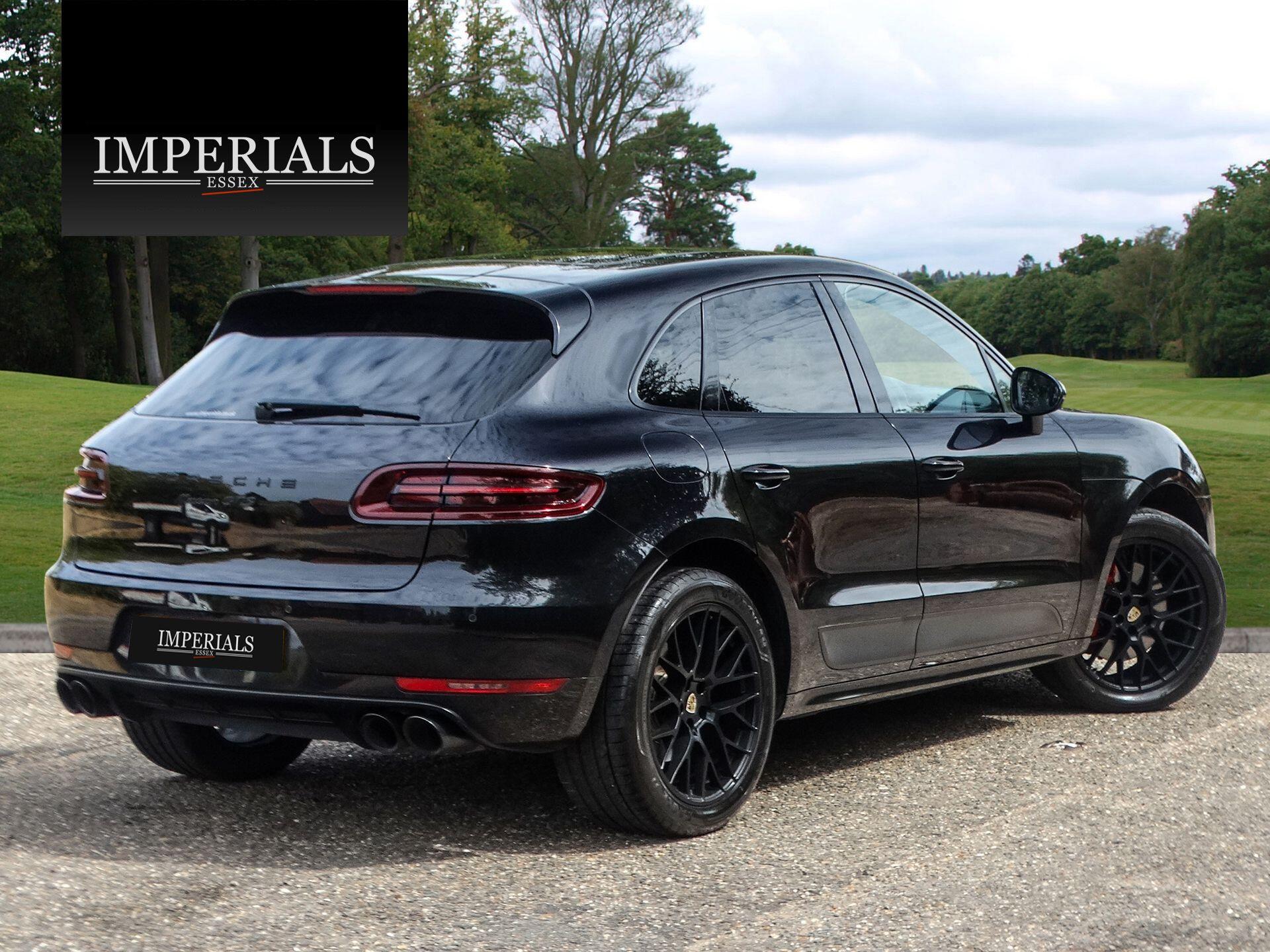 Porsche Macan view 4