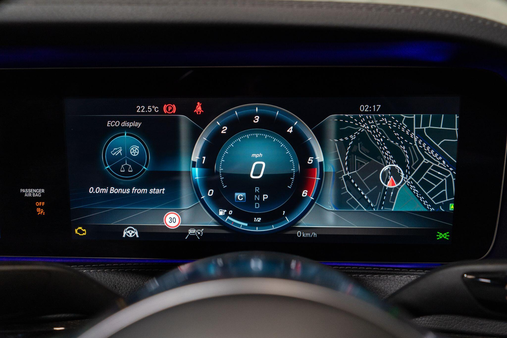 Mercedes-Benz S-Class view 36