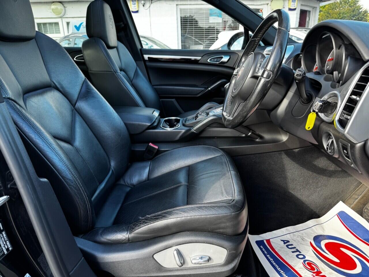 Porsche Cayenne view 38