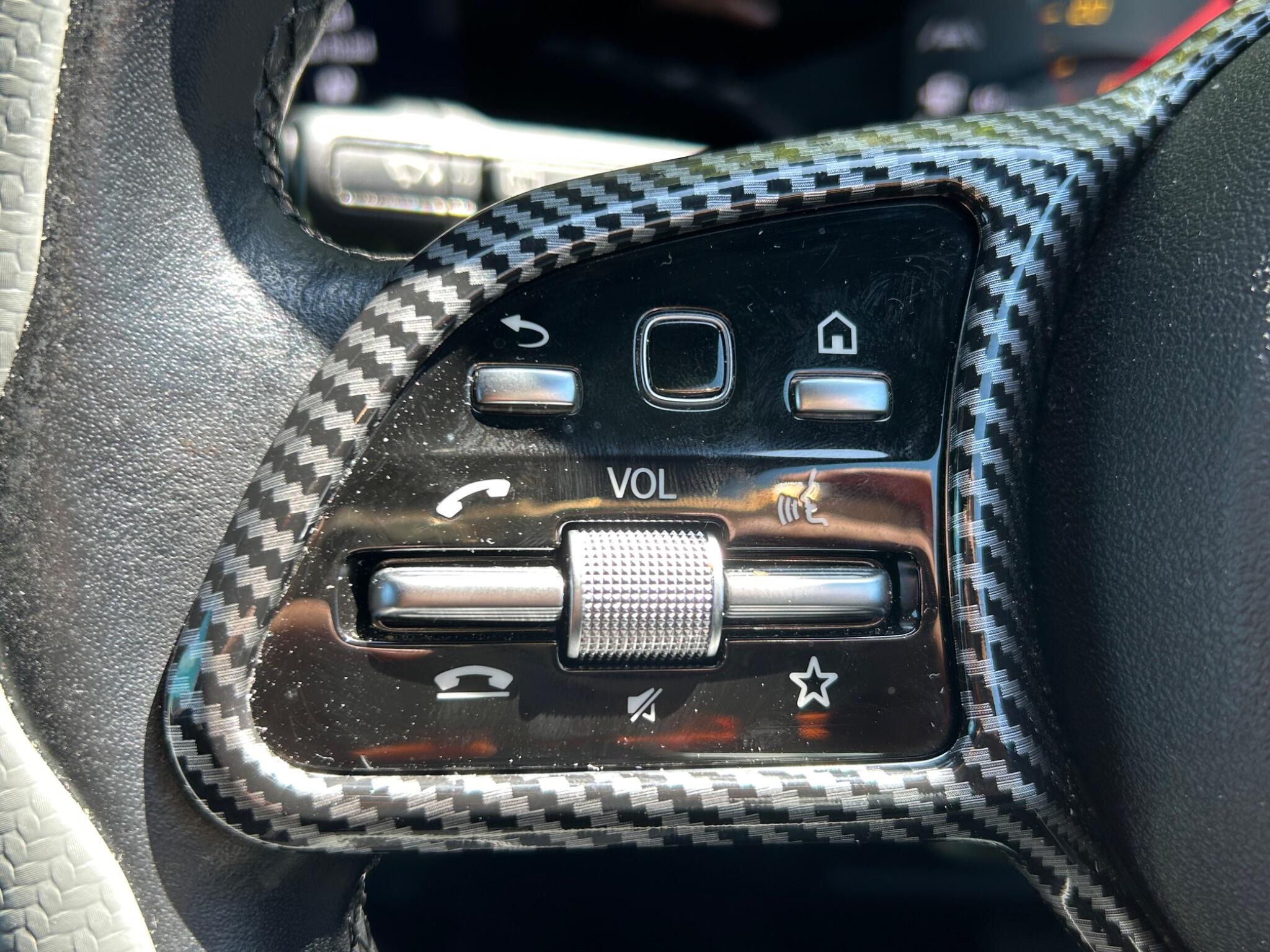 Mercedes-Benz Gla view 34
