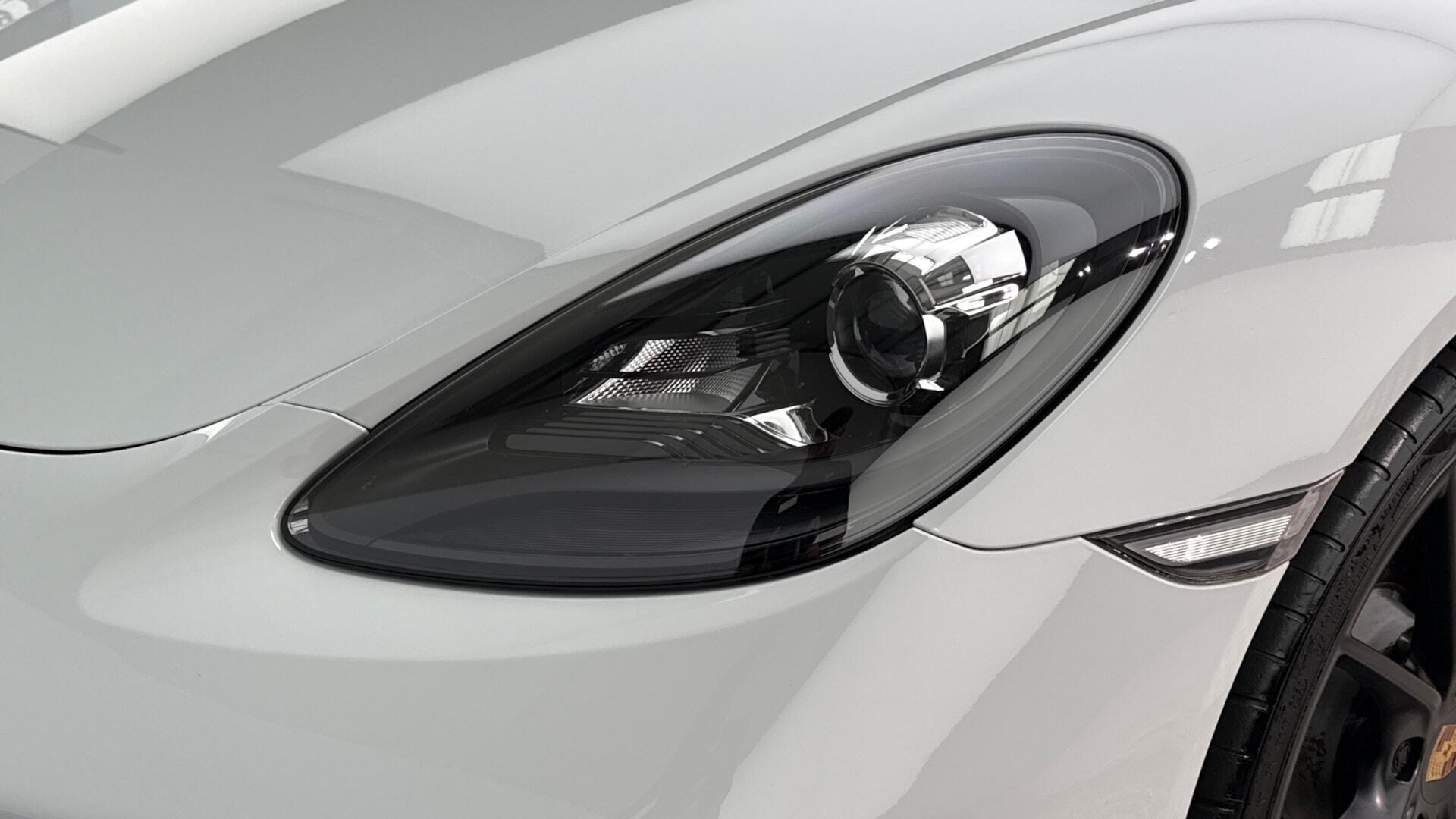 Porsche Cayman view 21