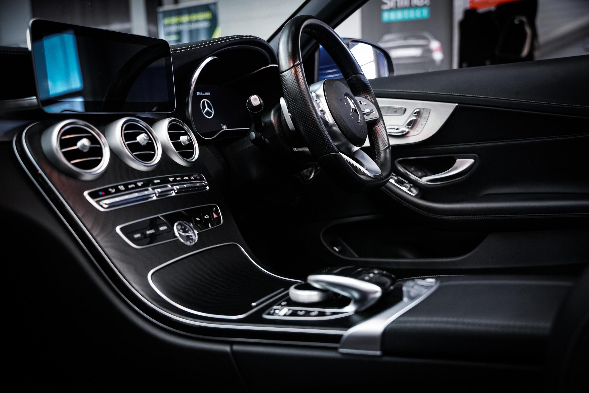 Mercedes-Benz C-Class view 3