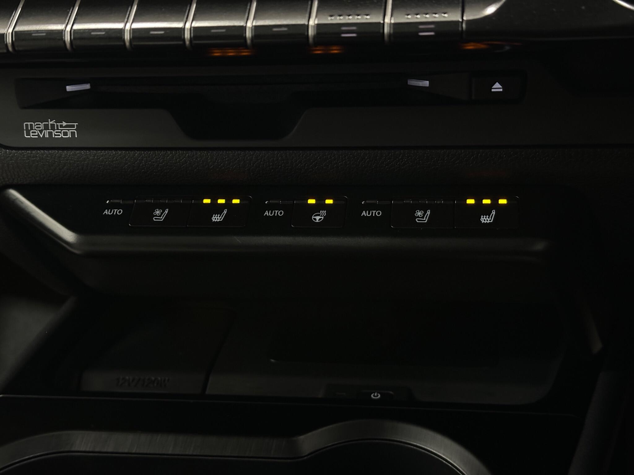 Lexus UX view 21