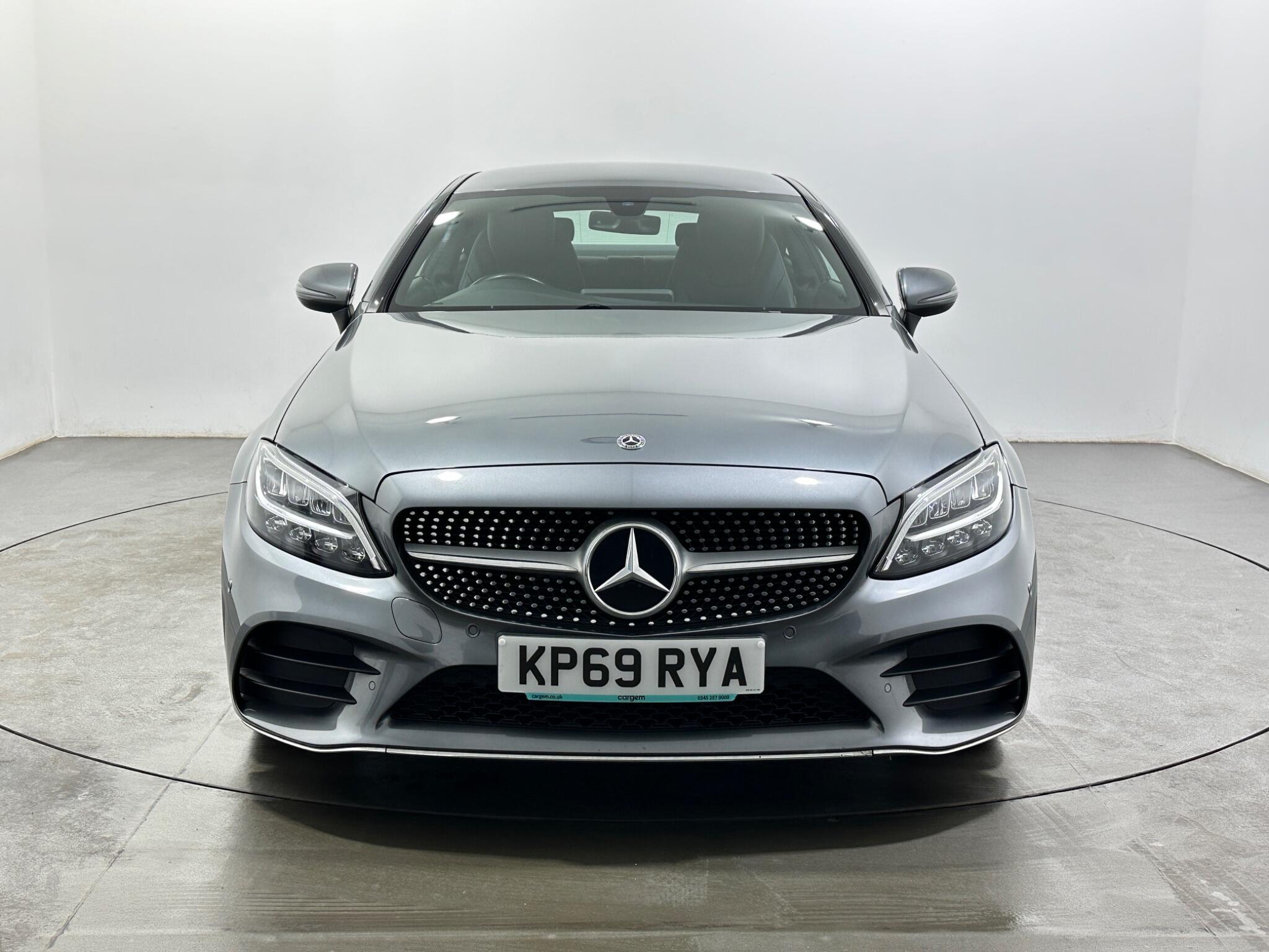 Mercedes-Benz C Class view 3