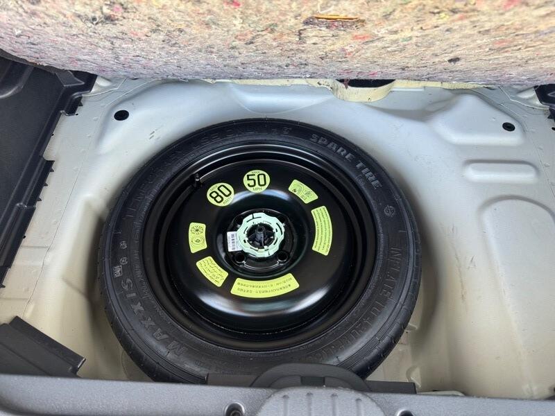Citroen C3 Picasso view 34
