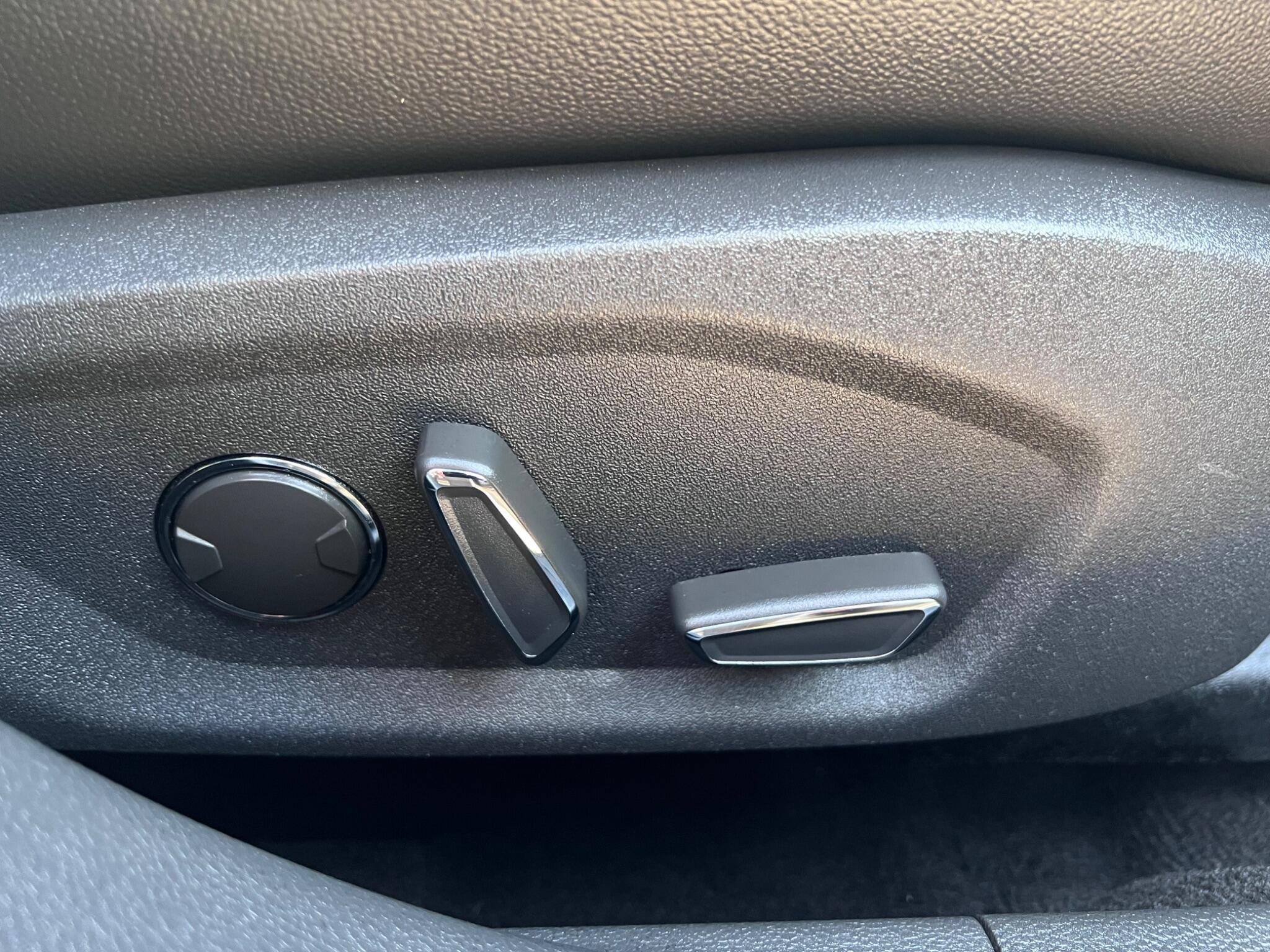 Ford Mondeo view 28