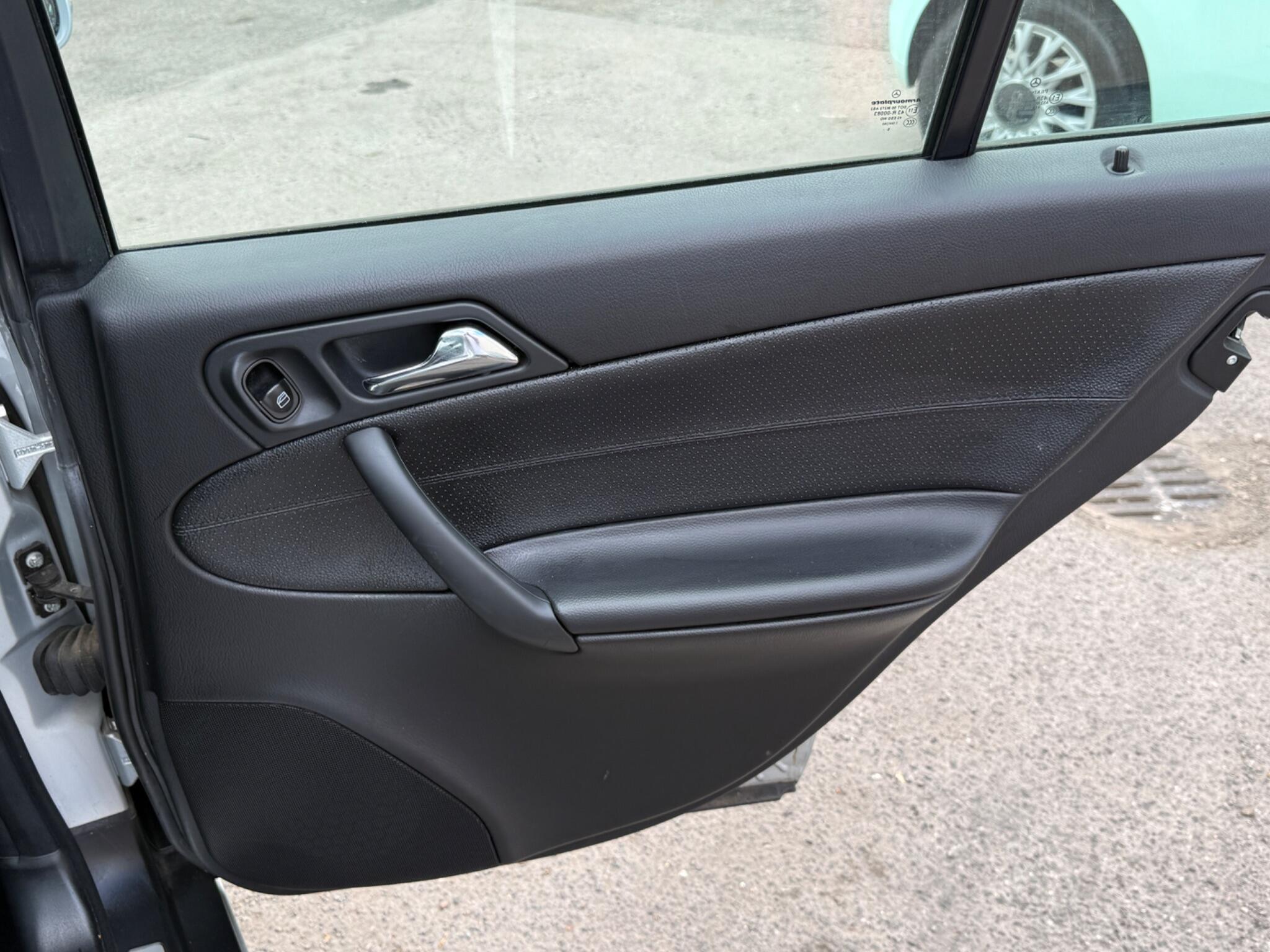 Mercedes-Benz C Class - Image 37