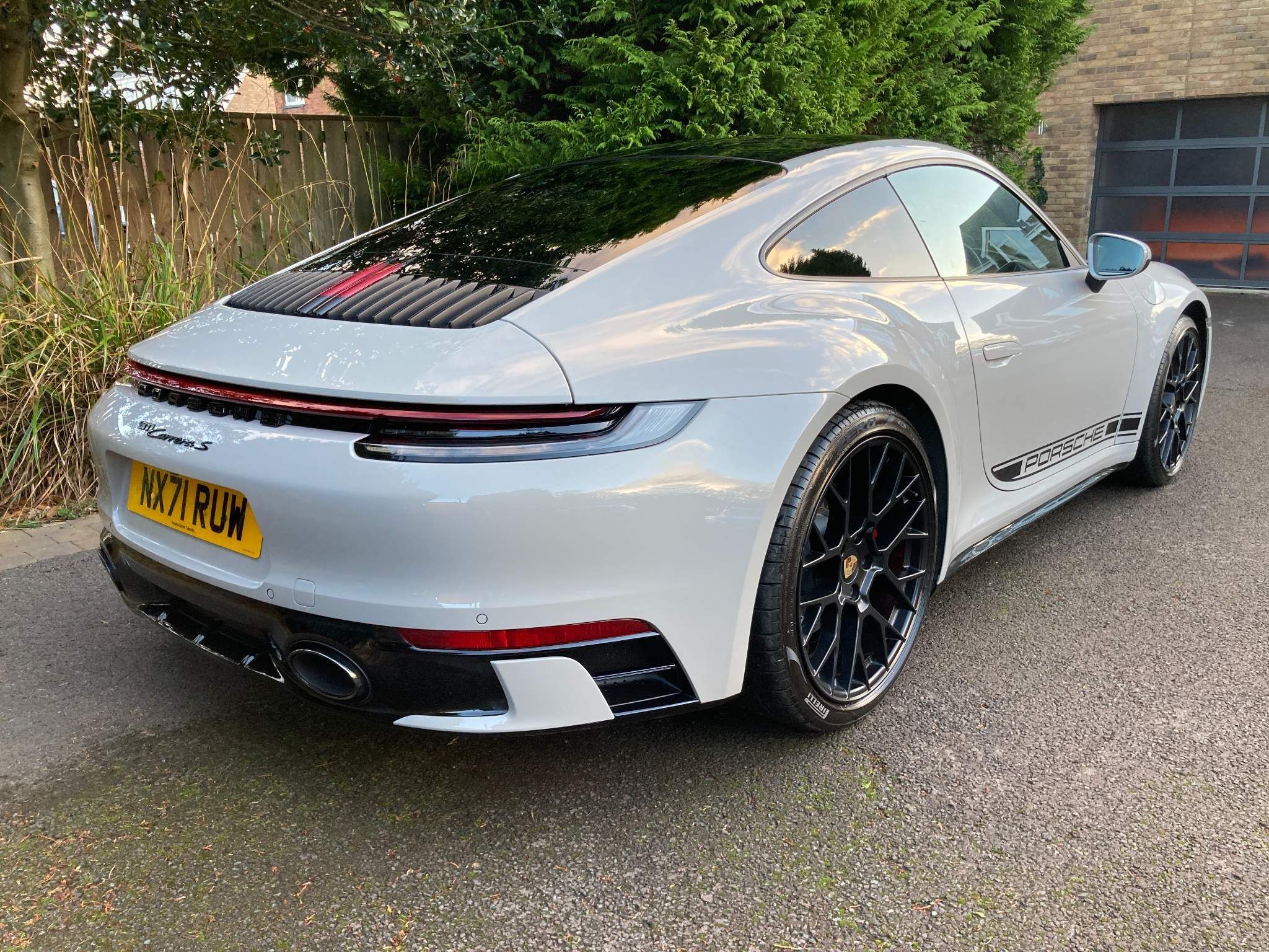 Porsche 911 view 18