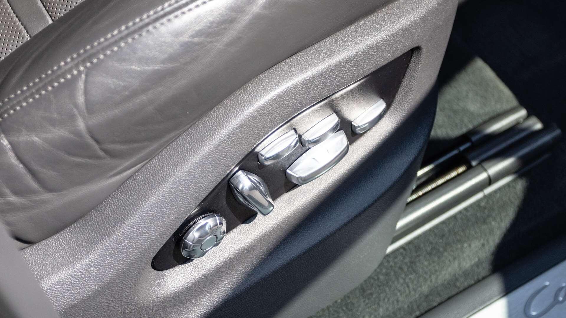 Porsche Cayenne view 36