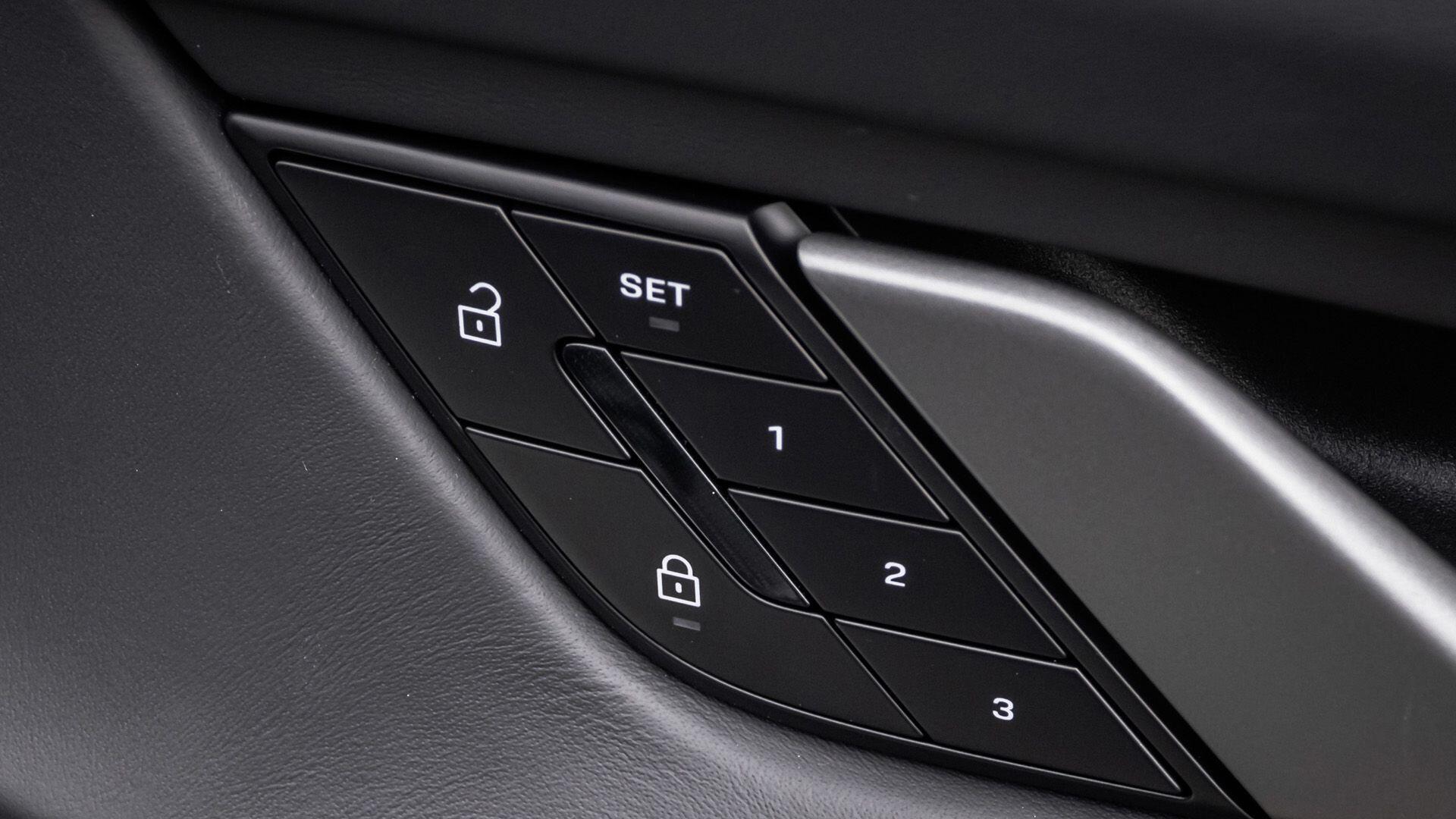 Porsche Taycan view 18