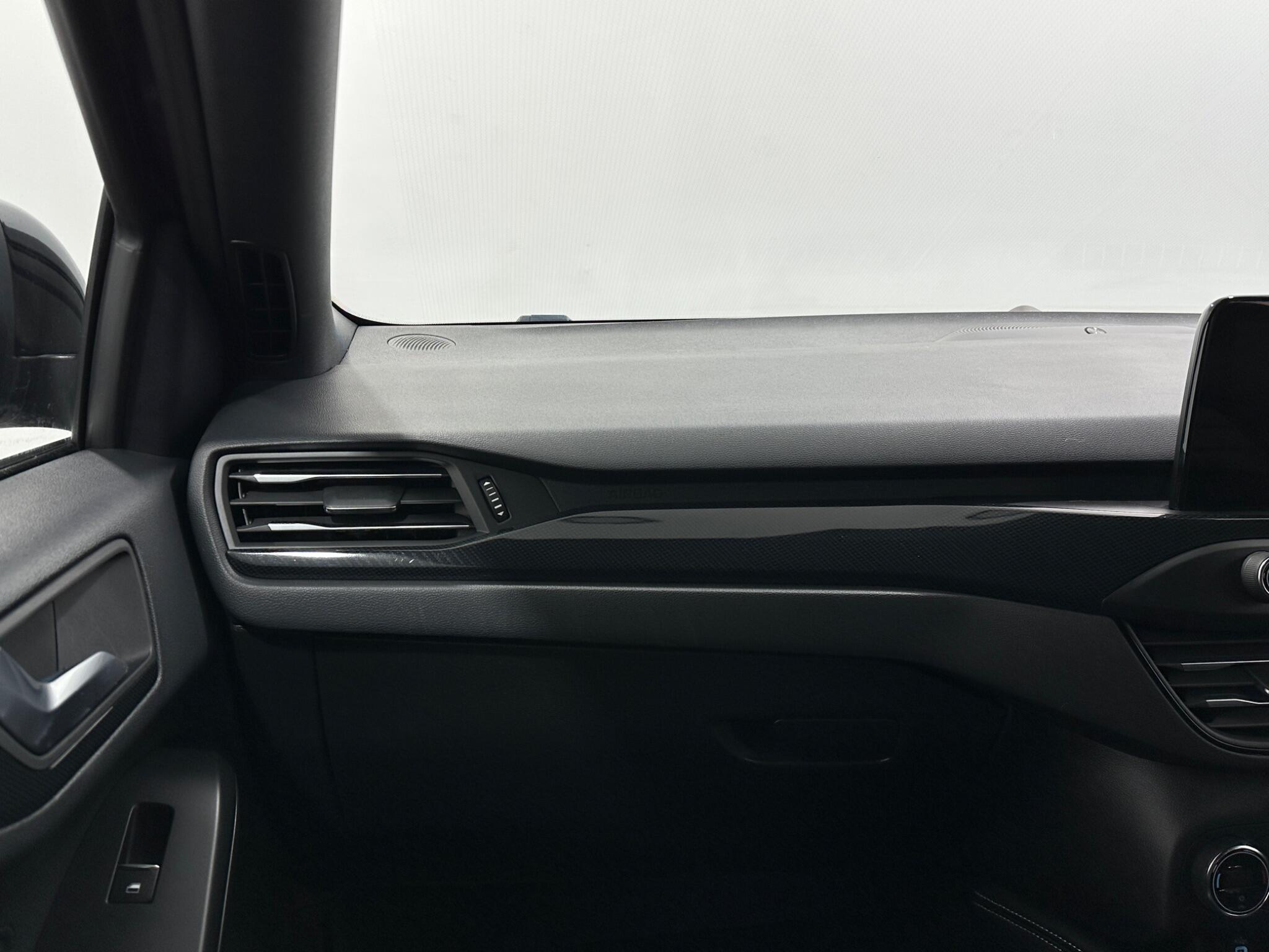 Ford Focus view 28