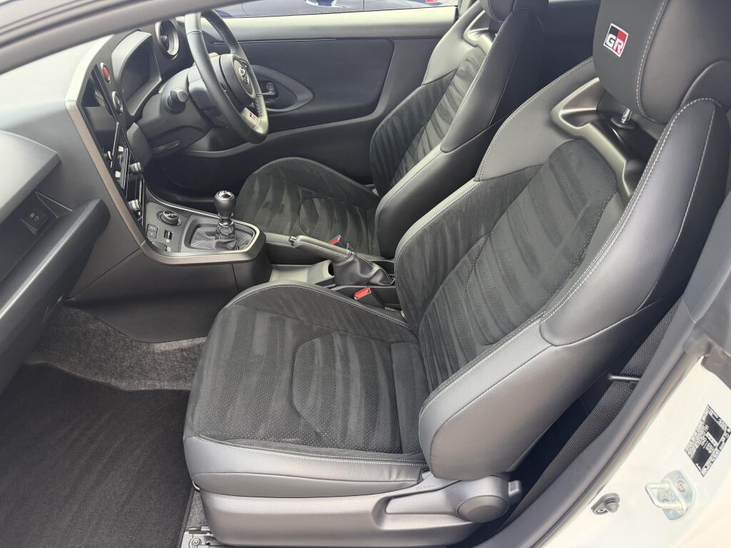 Toyota Yaris view 9
