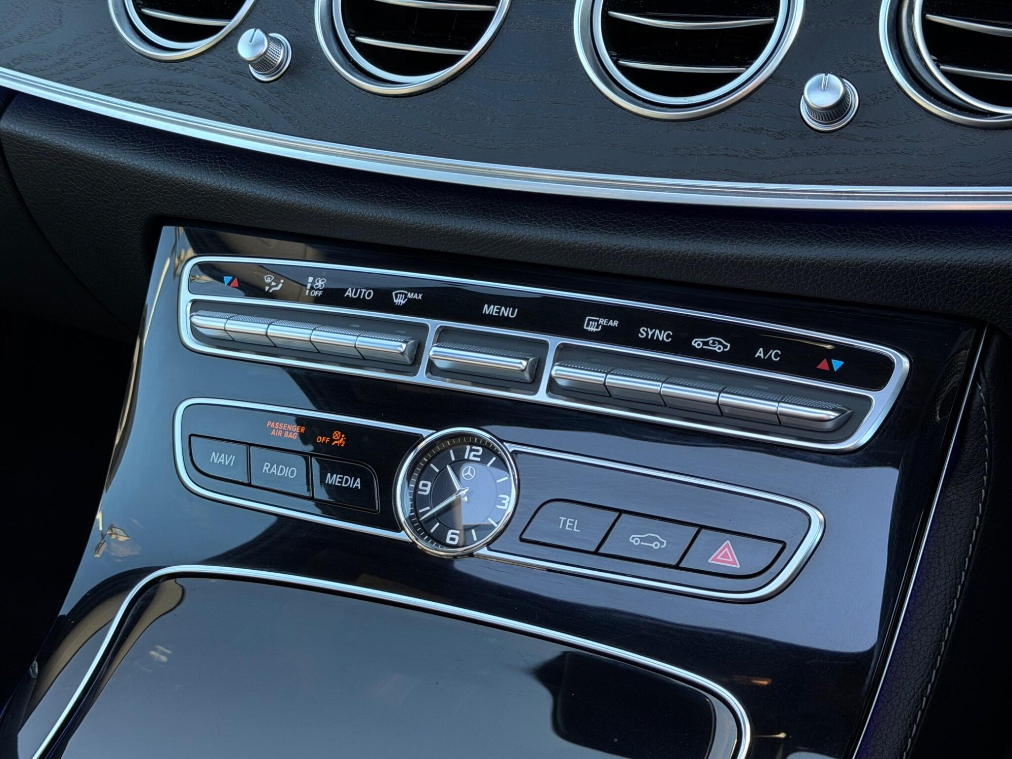 Mercedes-Benz E-Class view 38