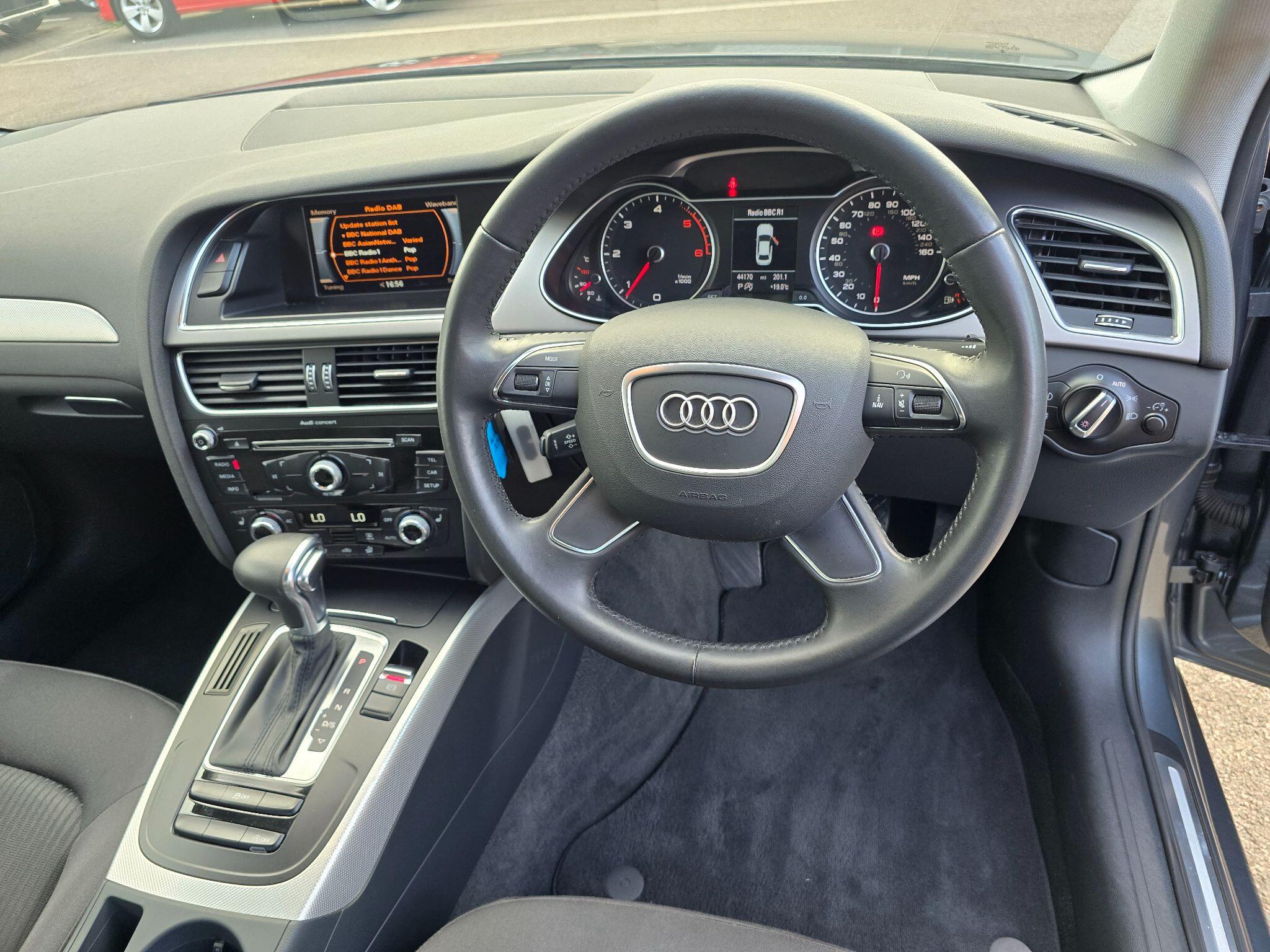 Audi A4 view 4