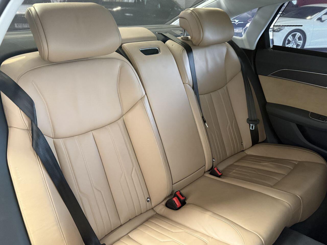 Audi A8 view 64