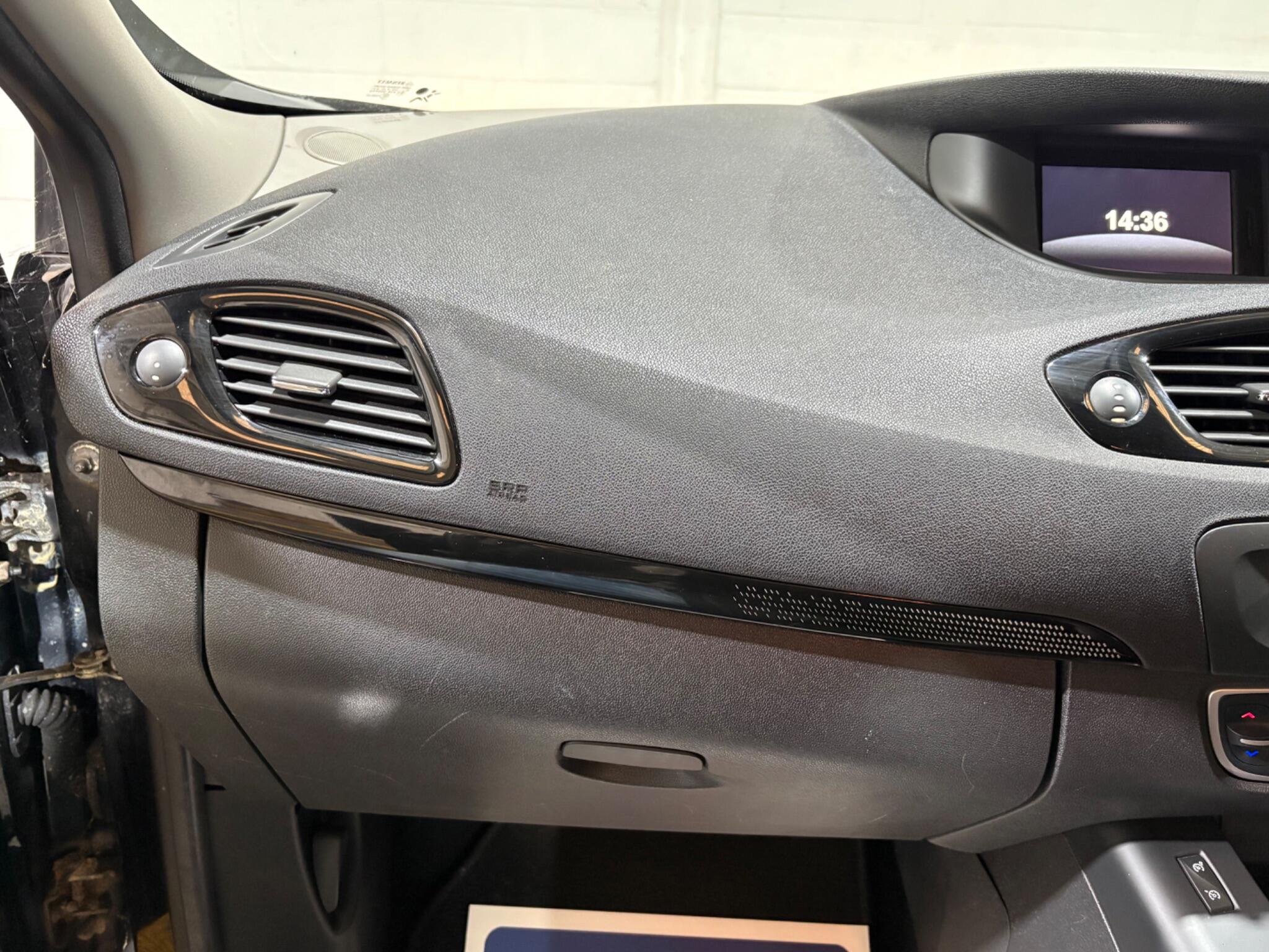 Renault Scenic view 56