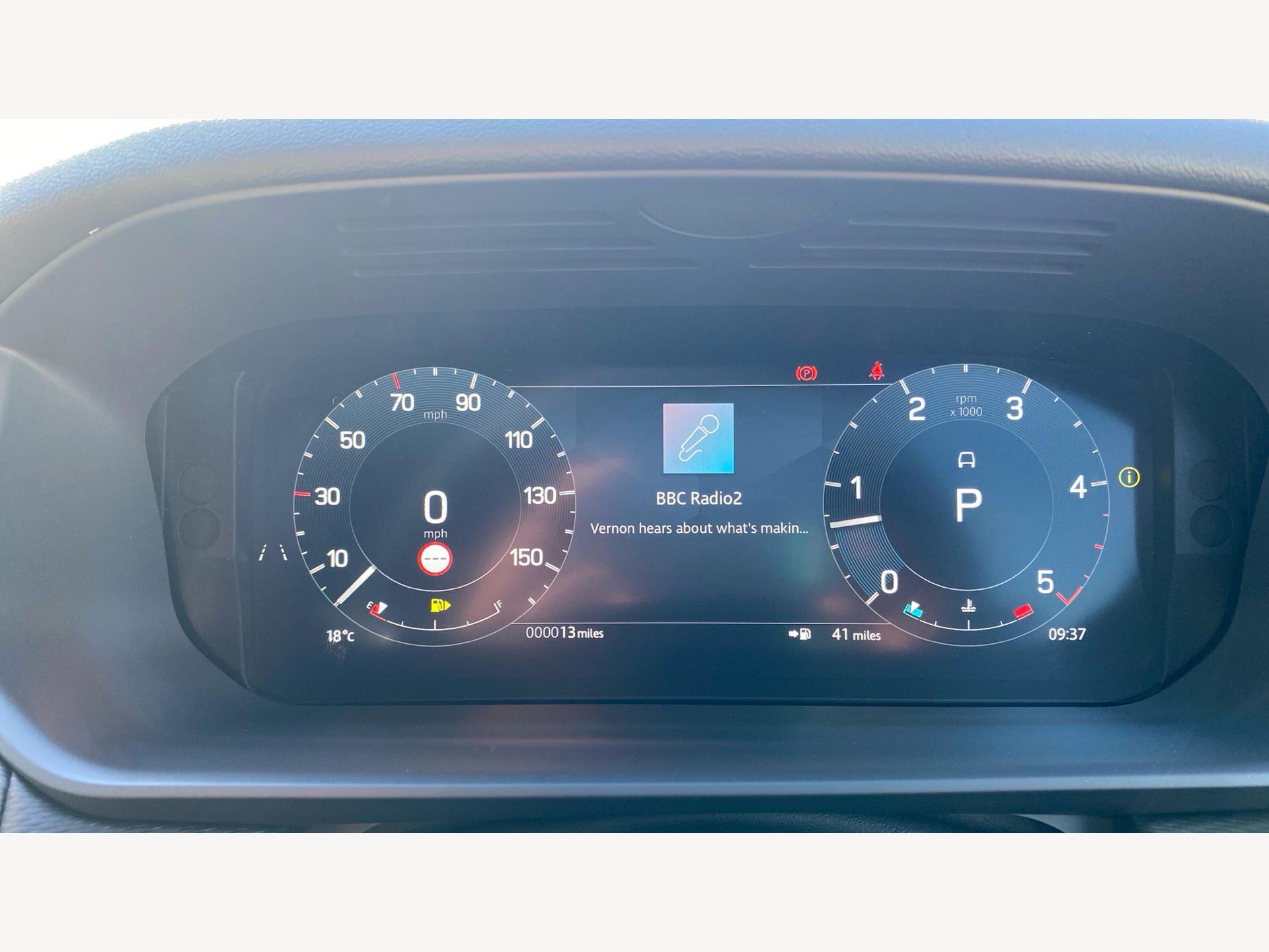 Land Rover Discovery view 19