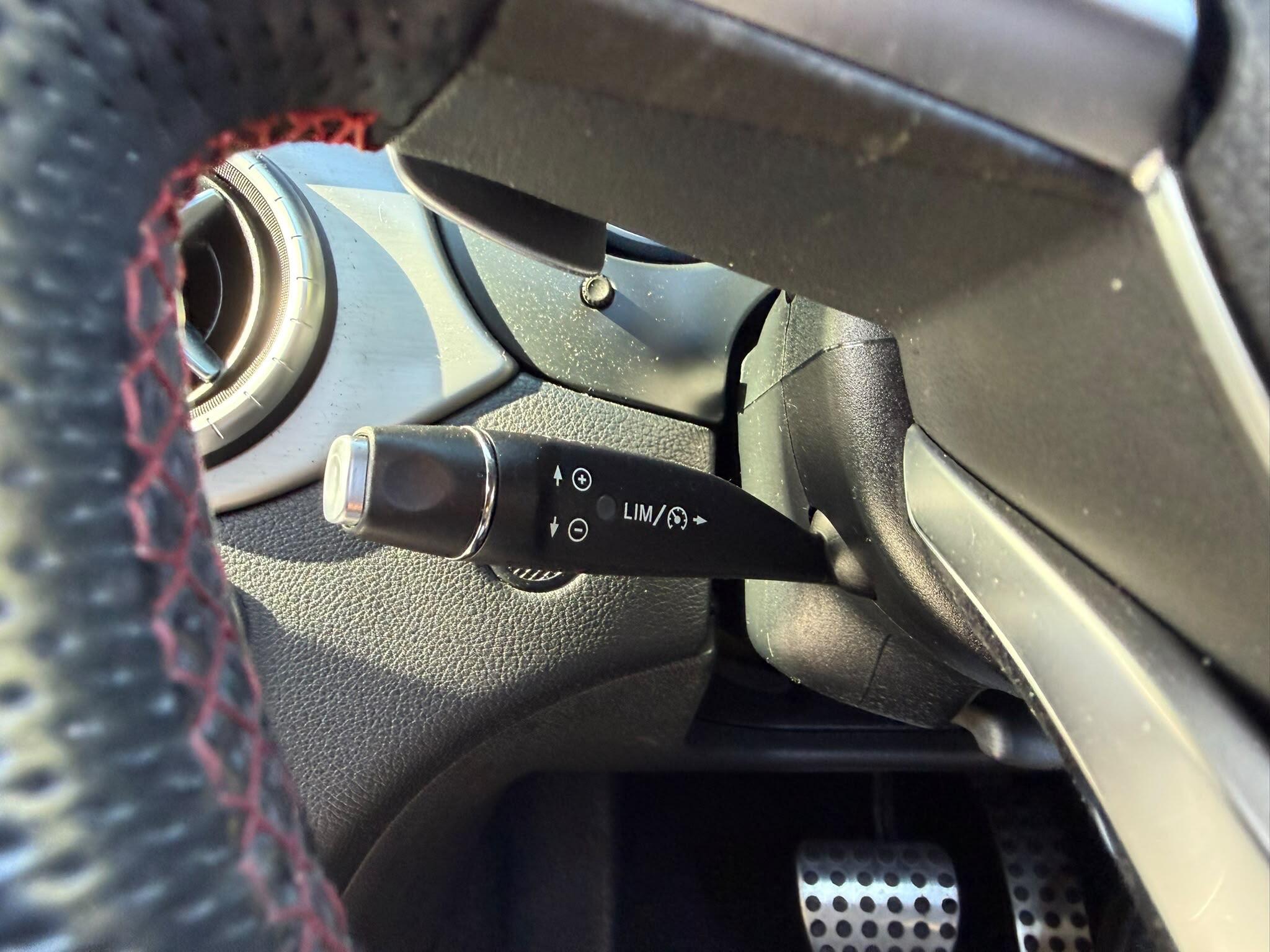 Mercedes-Benz Cla view 22