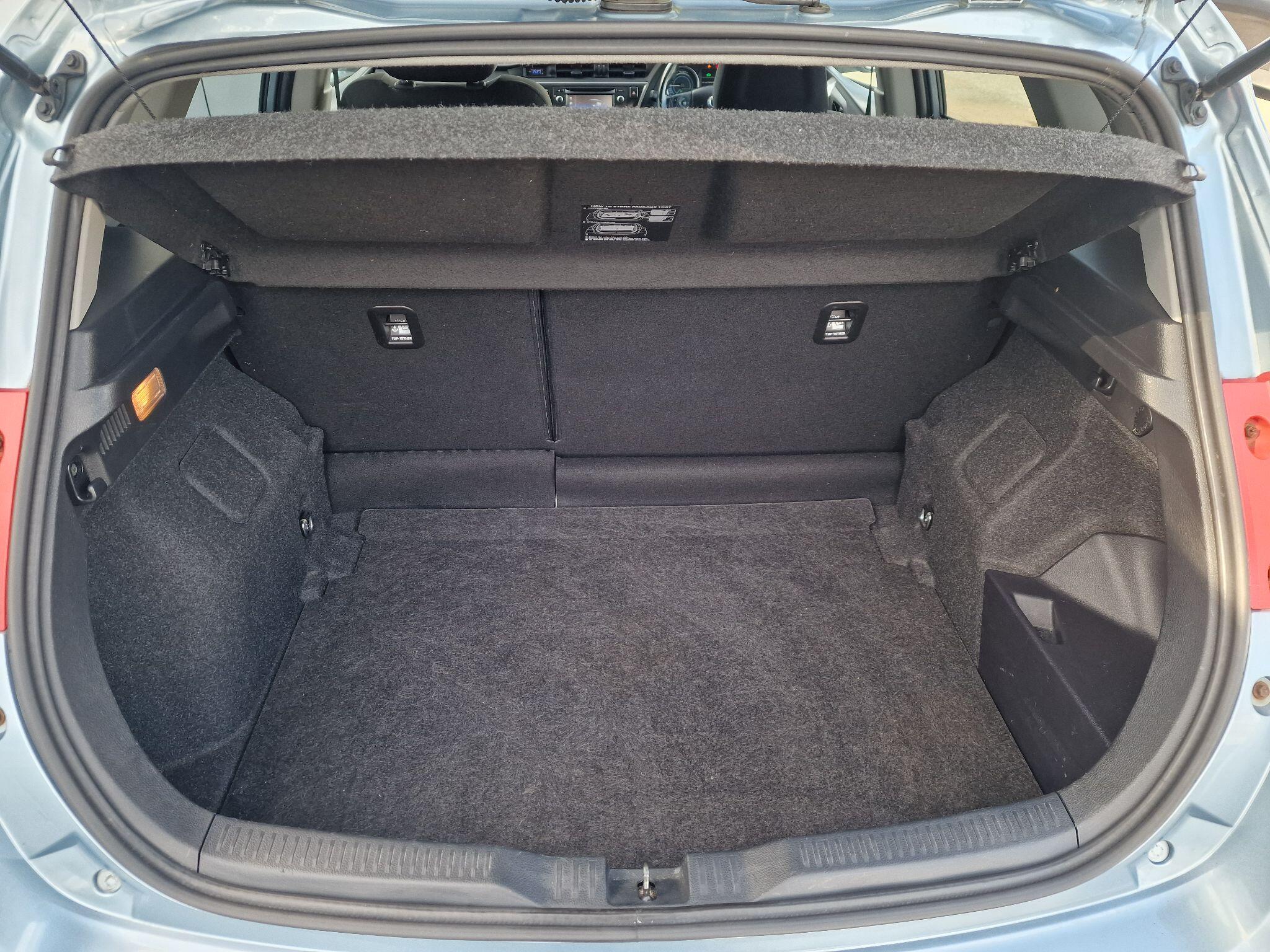 Toyota Auris view 53