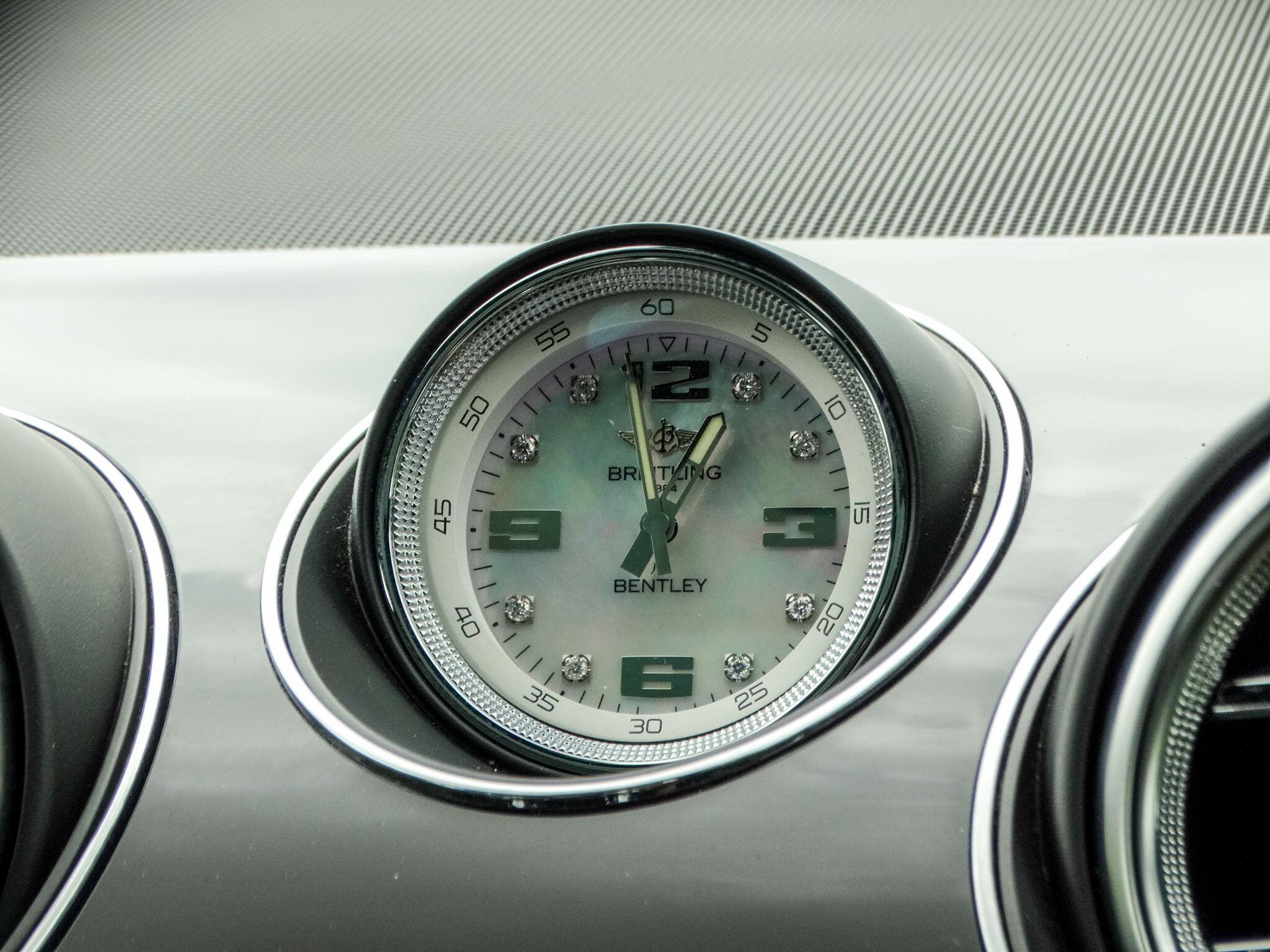Bentley Bentayga view 9