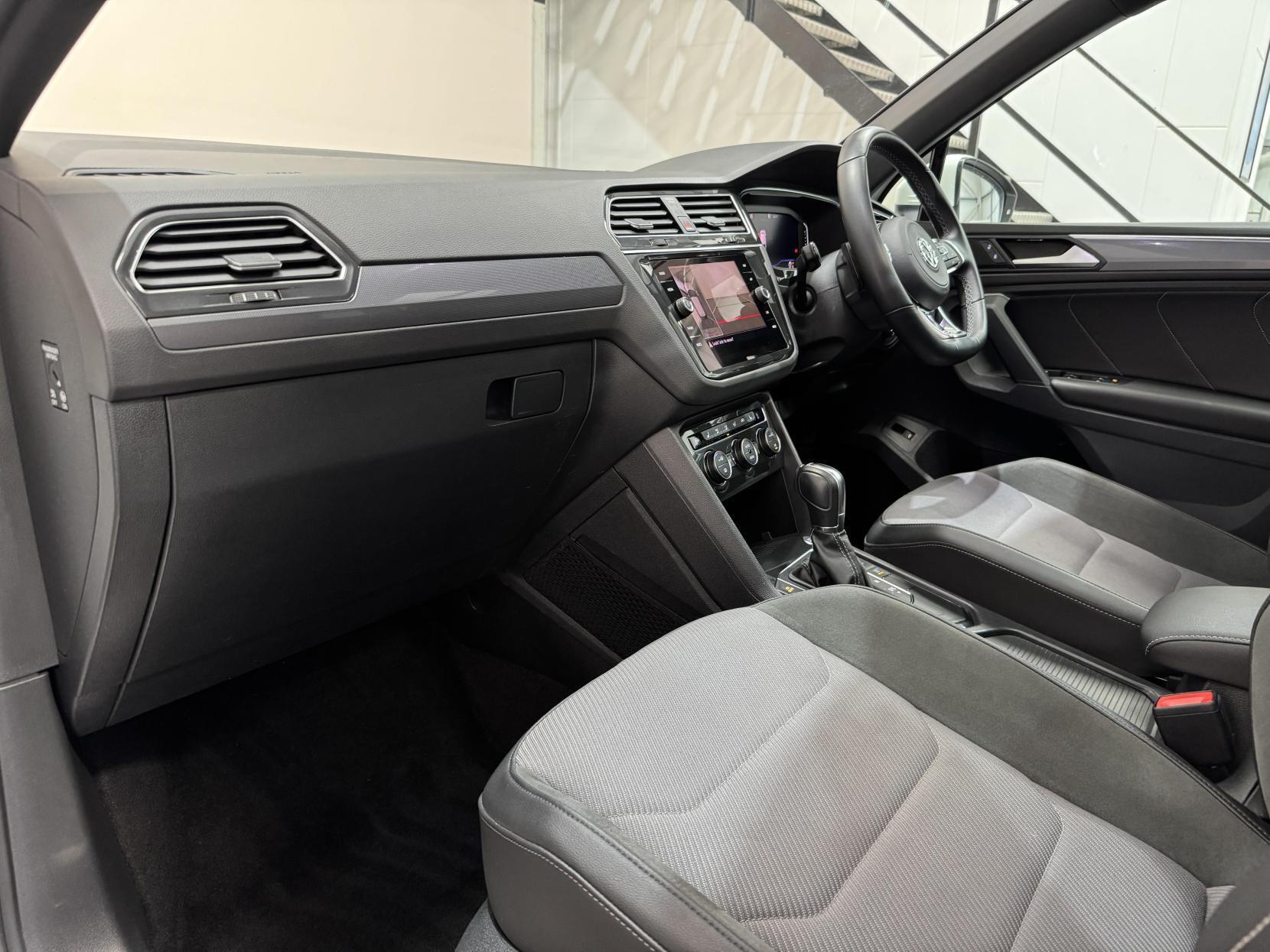Volkswagen Tiguan view 47