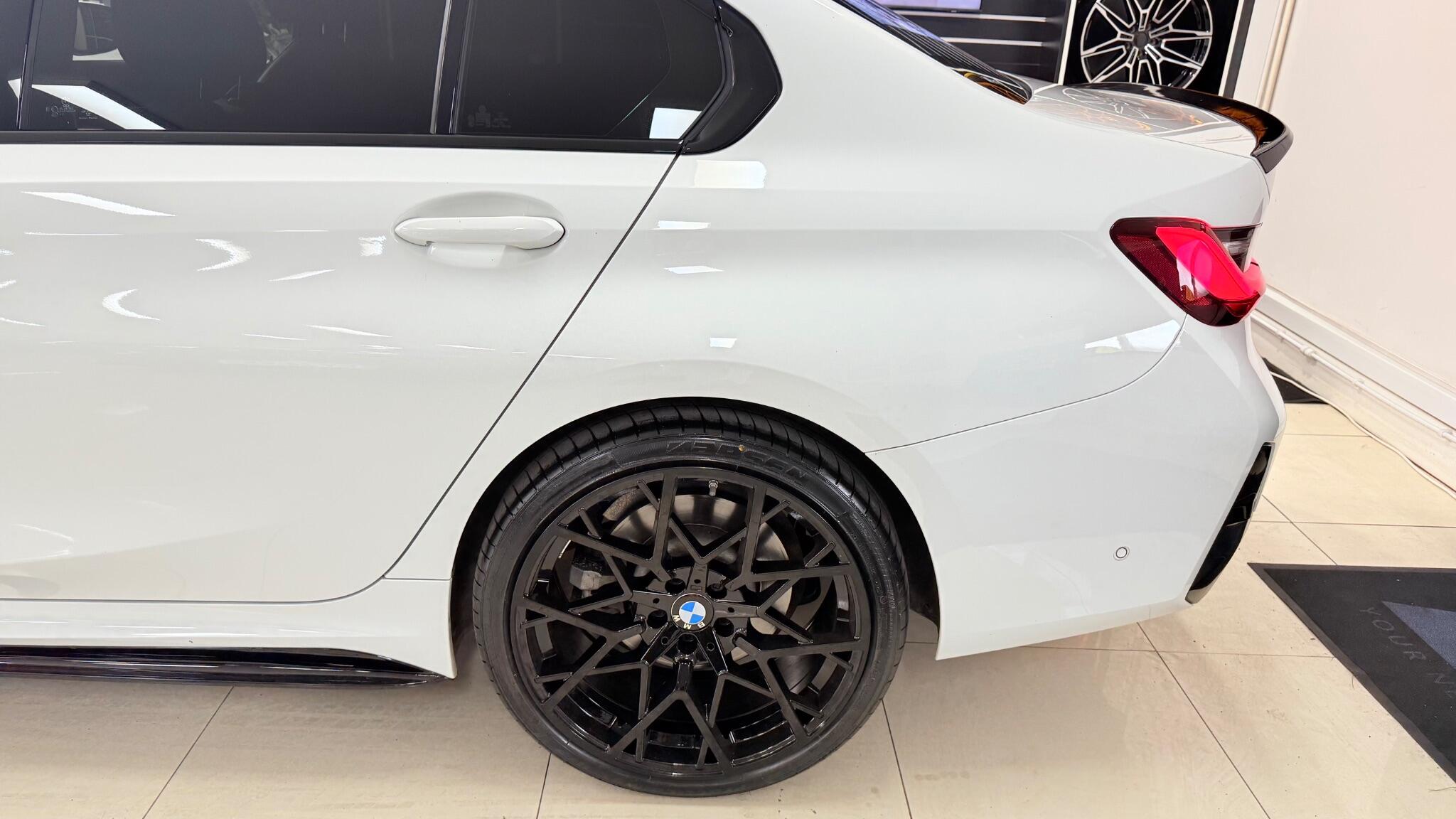 BMW 3 Series view 39