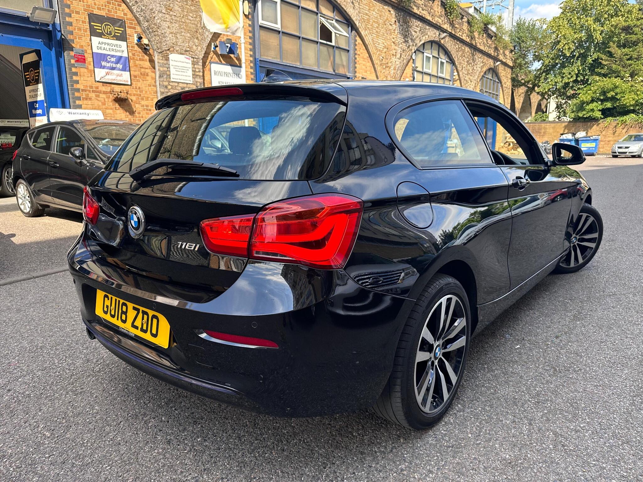 BMW 1 Series view 10