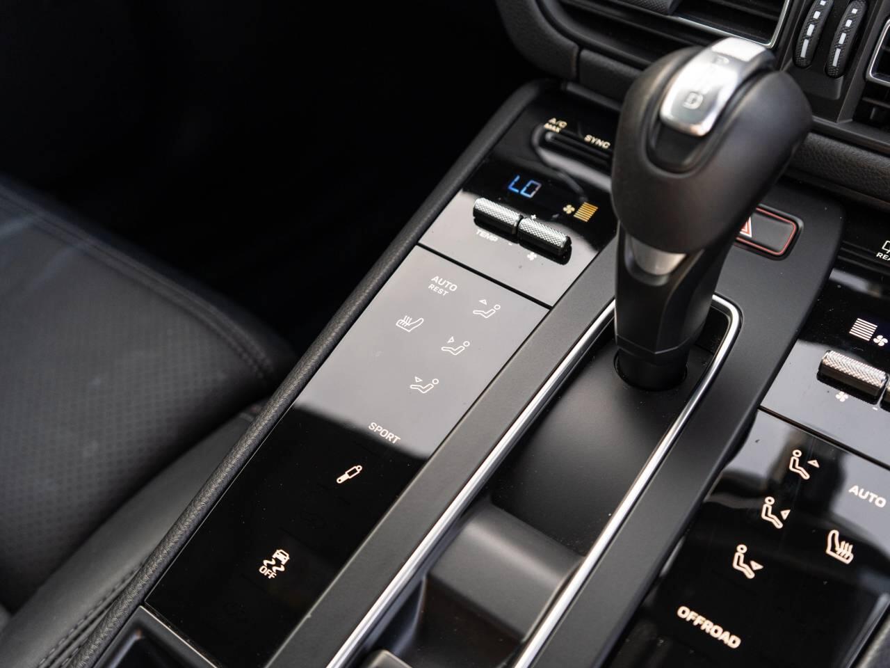 Porsche Macan view 36