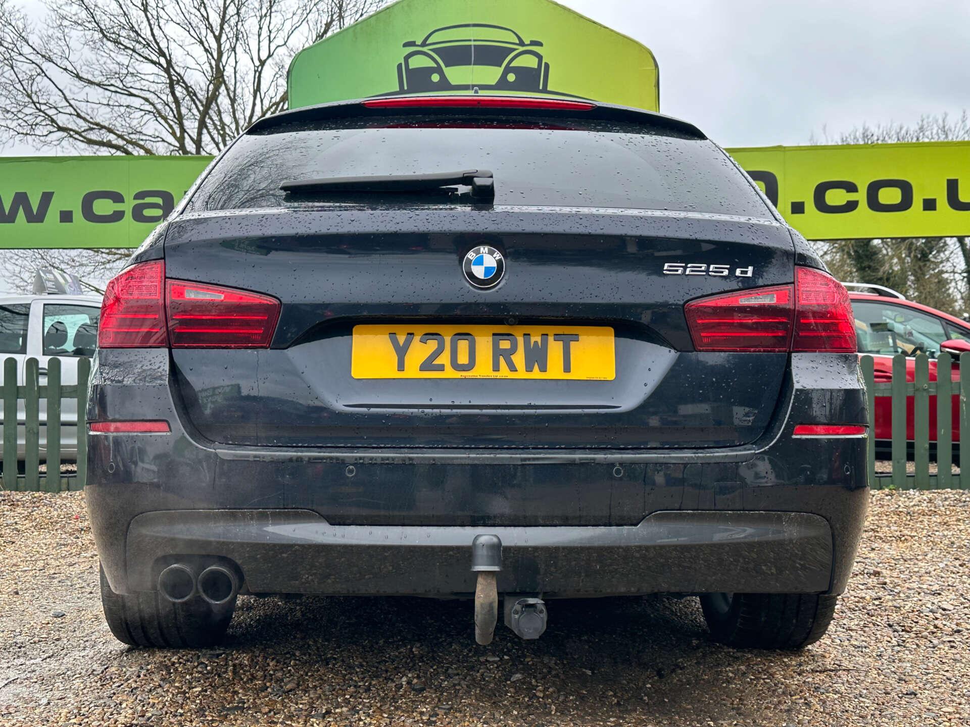 BMW 5 Series view 9